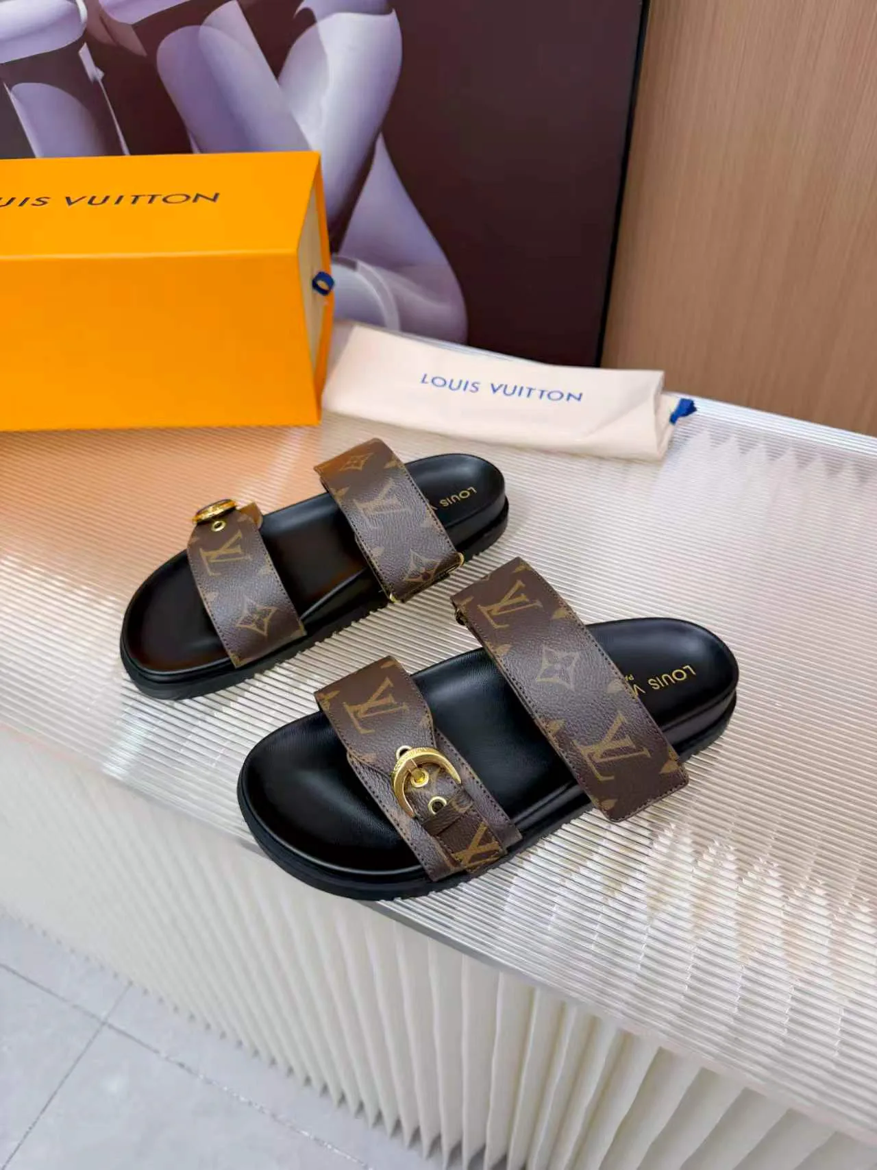 Шлепанцы Женские Louis Vuitton 11633029