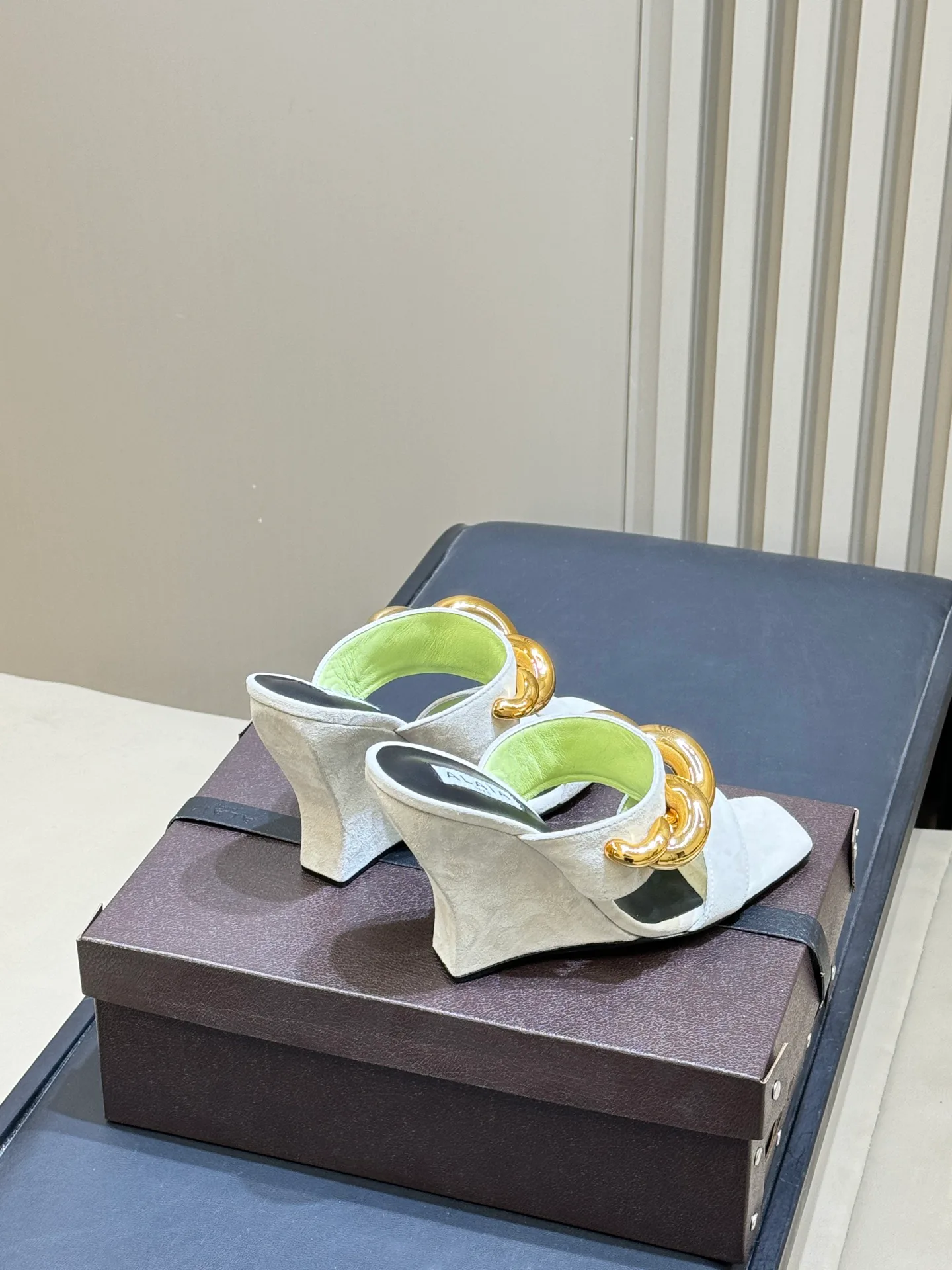 Босоножки Женские Alaia 10236219