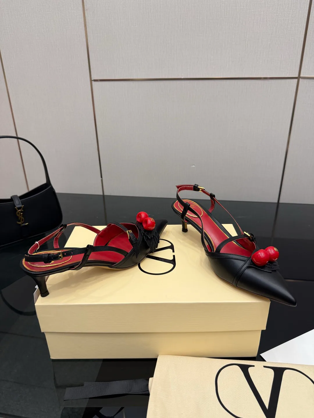 Босоножки Женские Valentino 11682324
