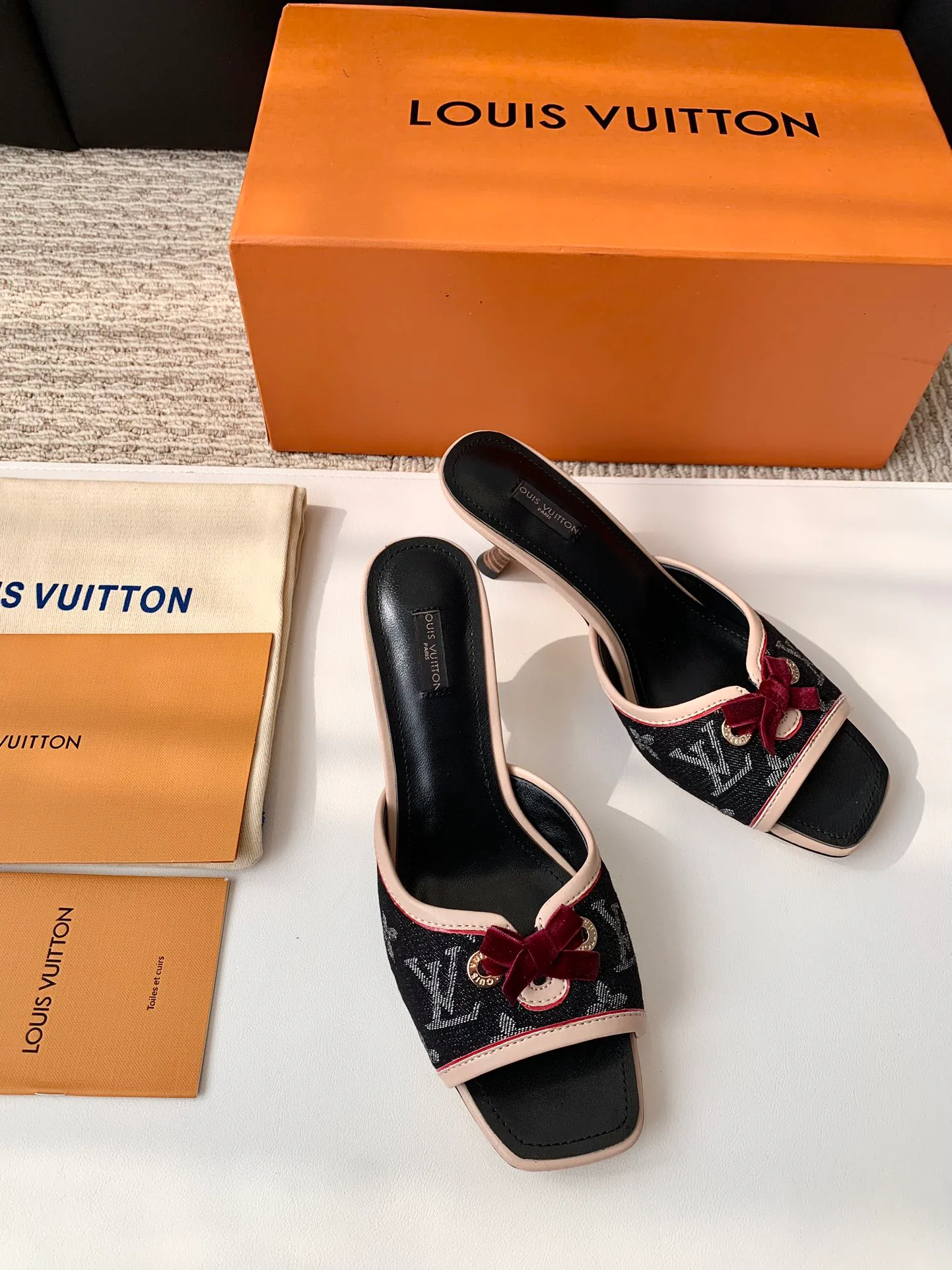 Туфли Женские Louis Vuitton 11263781