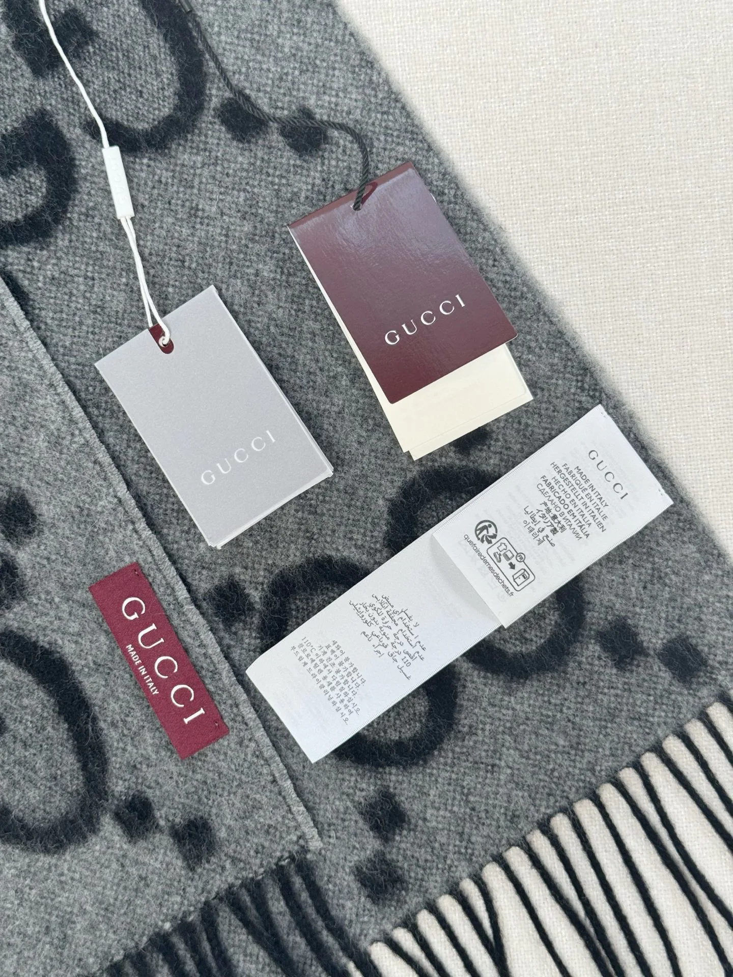 Шарфы Gucci 17945388
