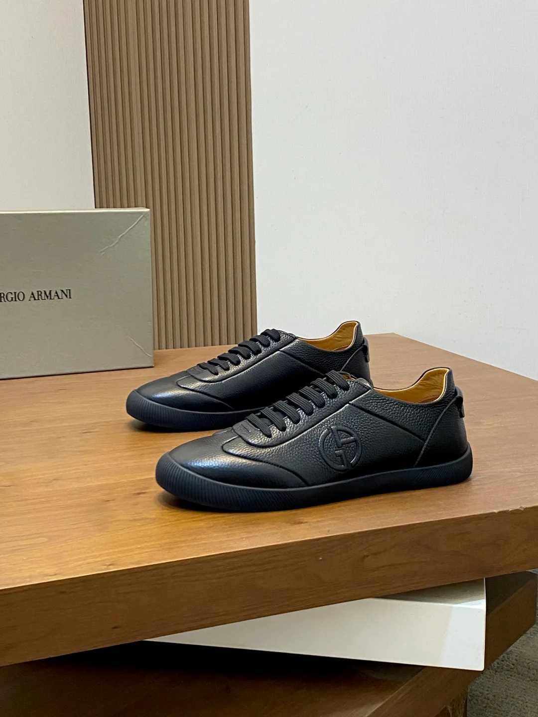Кроссовки Мужские Armani 18586415