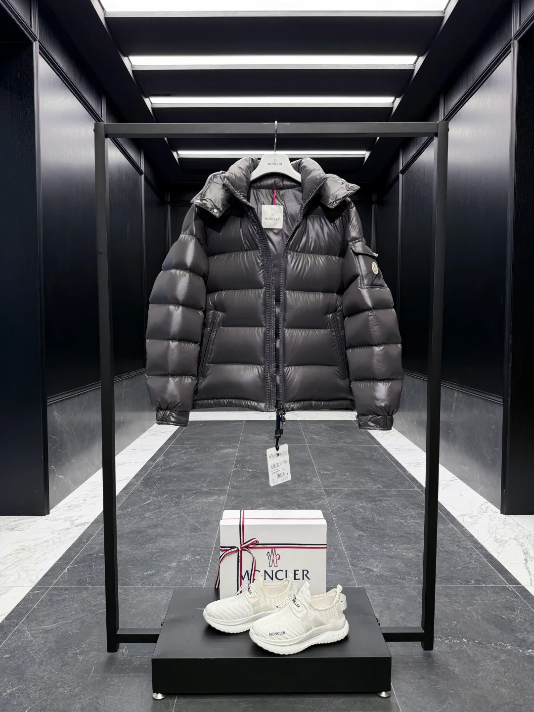 Куртки И Пуховики Мужские Moncler 1694331