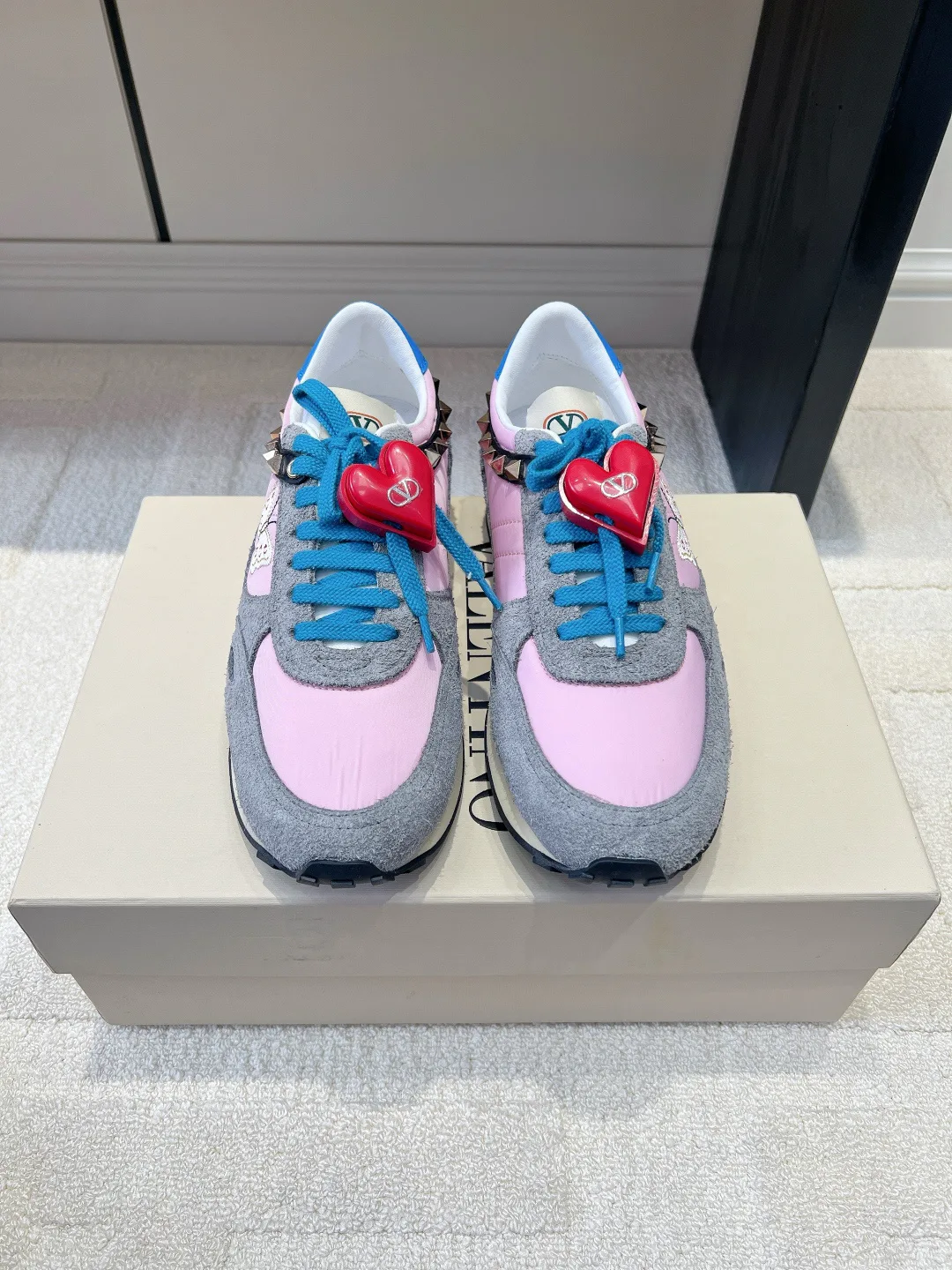 Кроссовки Женские Valentino 18436565