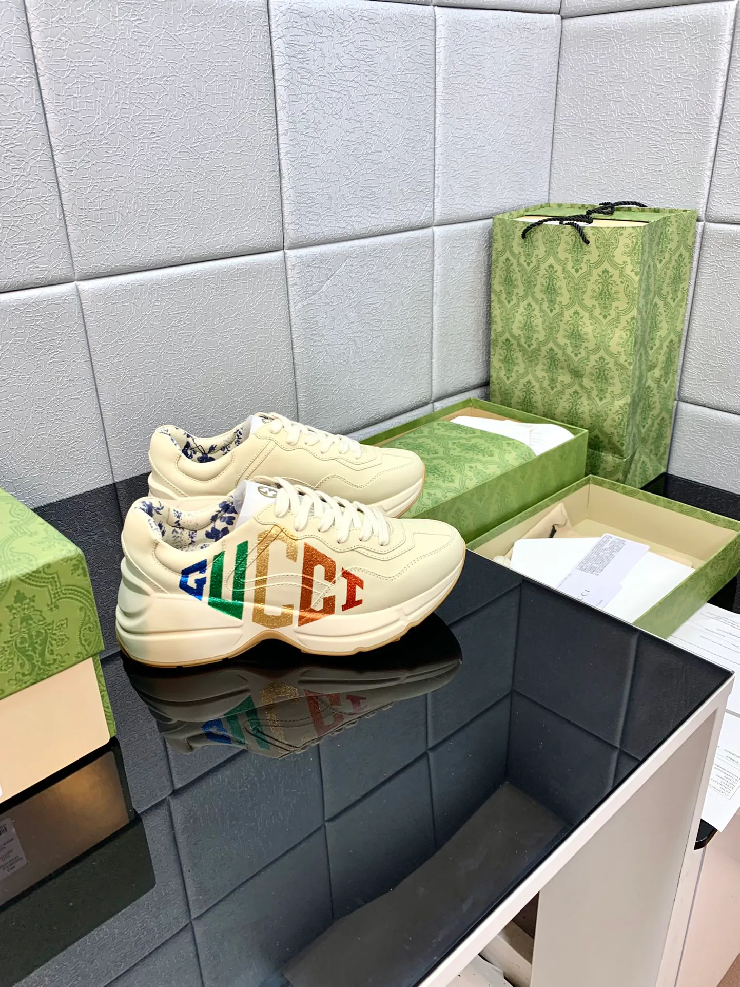 Кроссовки Женские Gucci 5120152