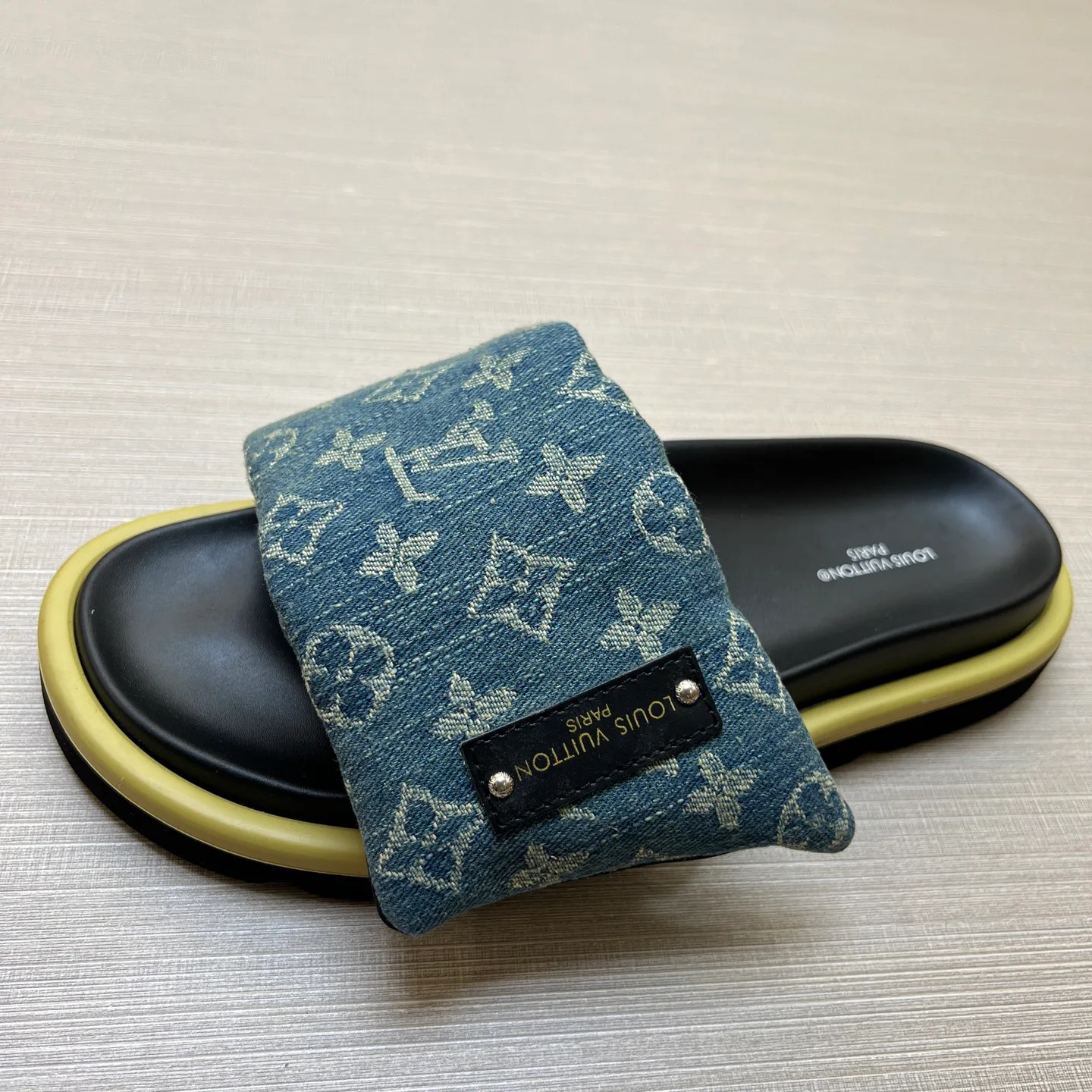 Шлепанцы Женские Louis Vuitton 9801568