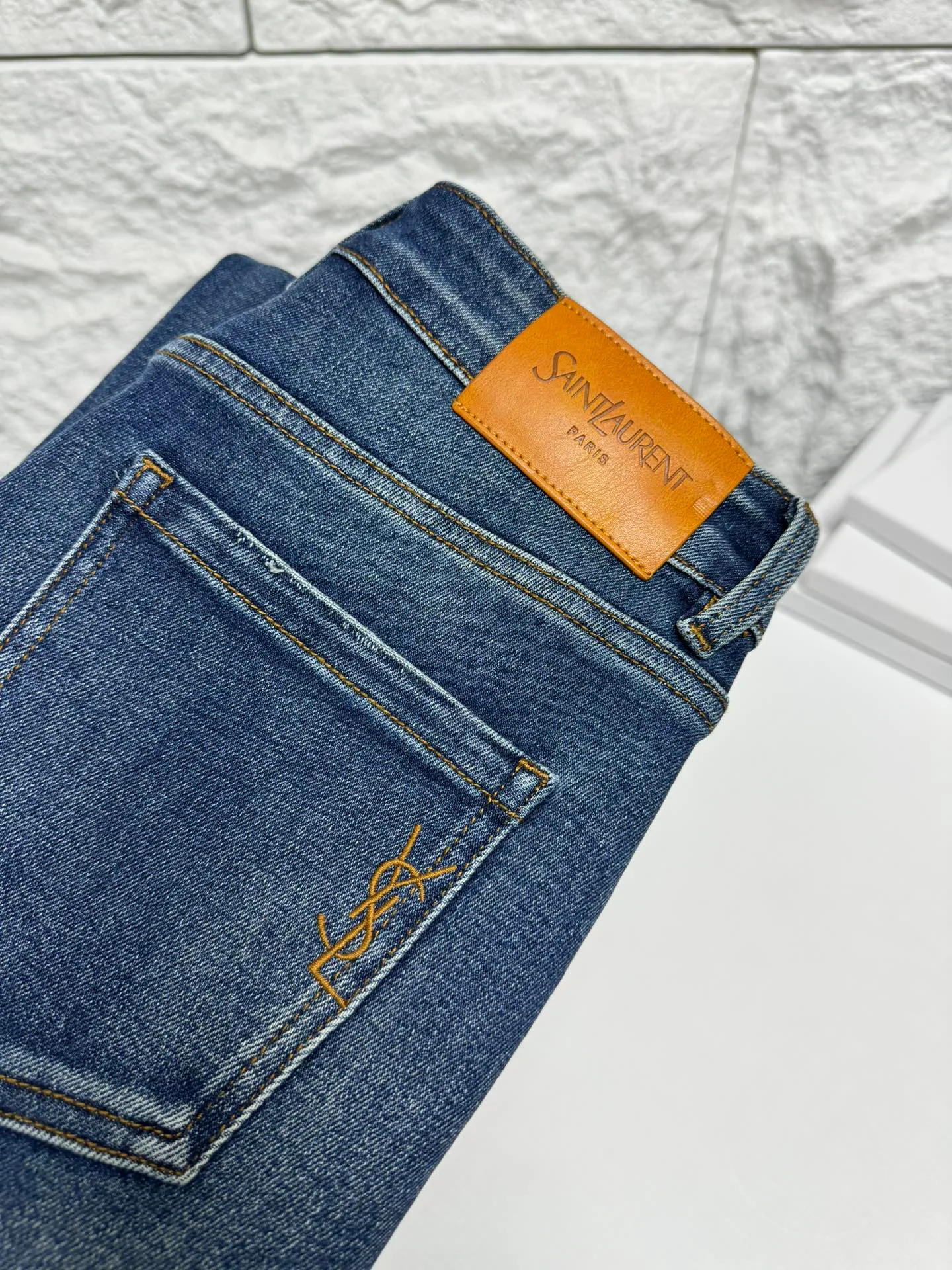 Джинсы Женские Saint Laurent 9786959