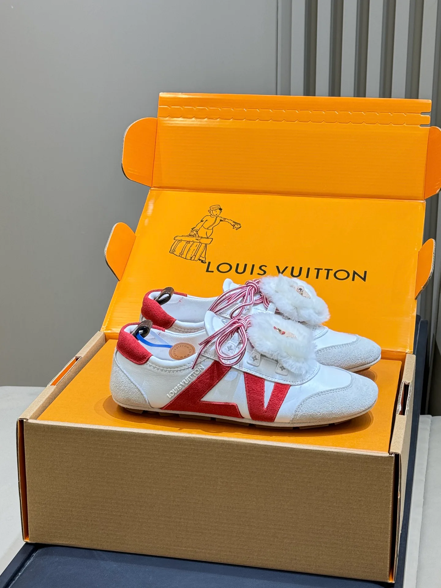 Кроссовки Женские Louis Vuitton 2768329