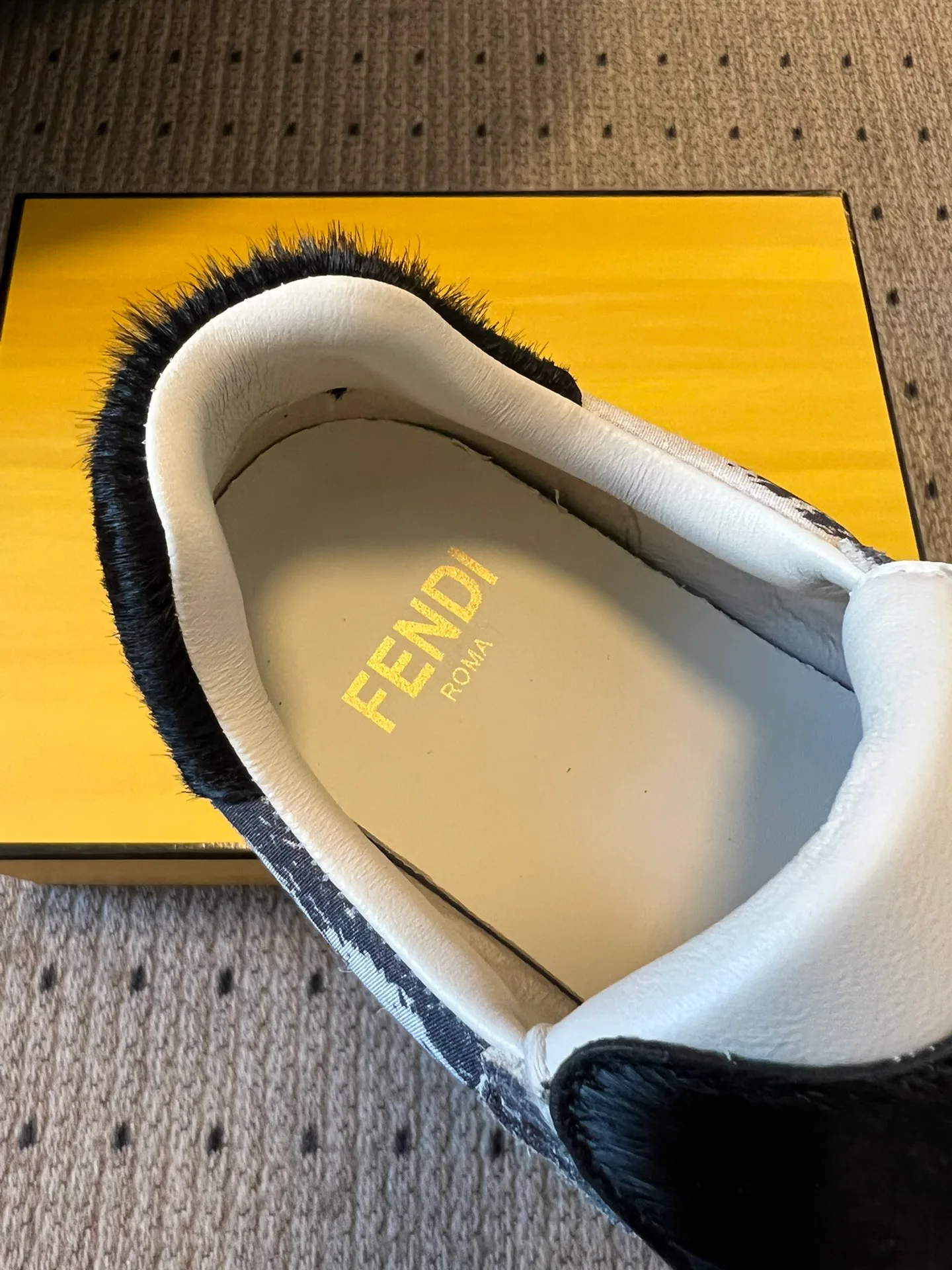 Кроссовки Женские Fendi 228912