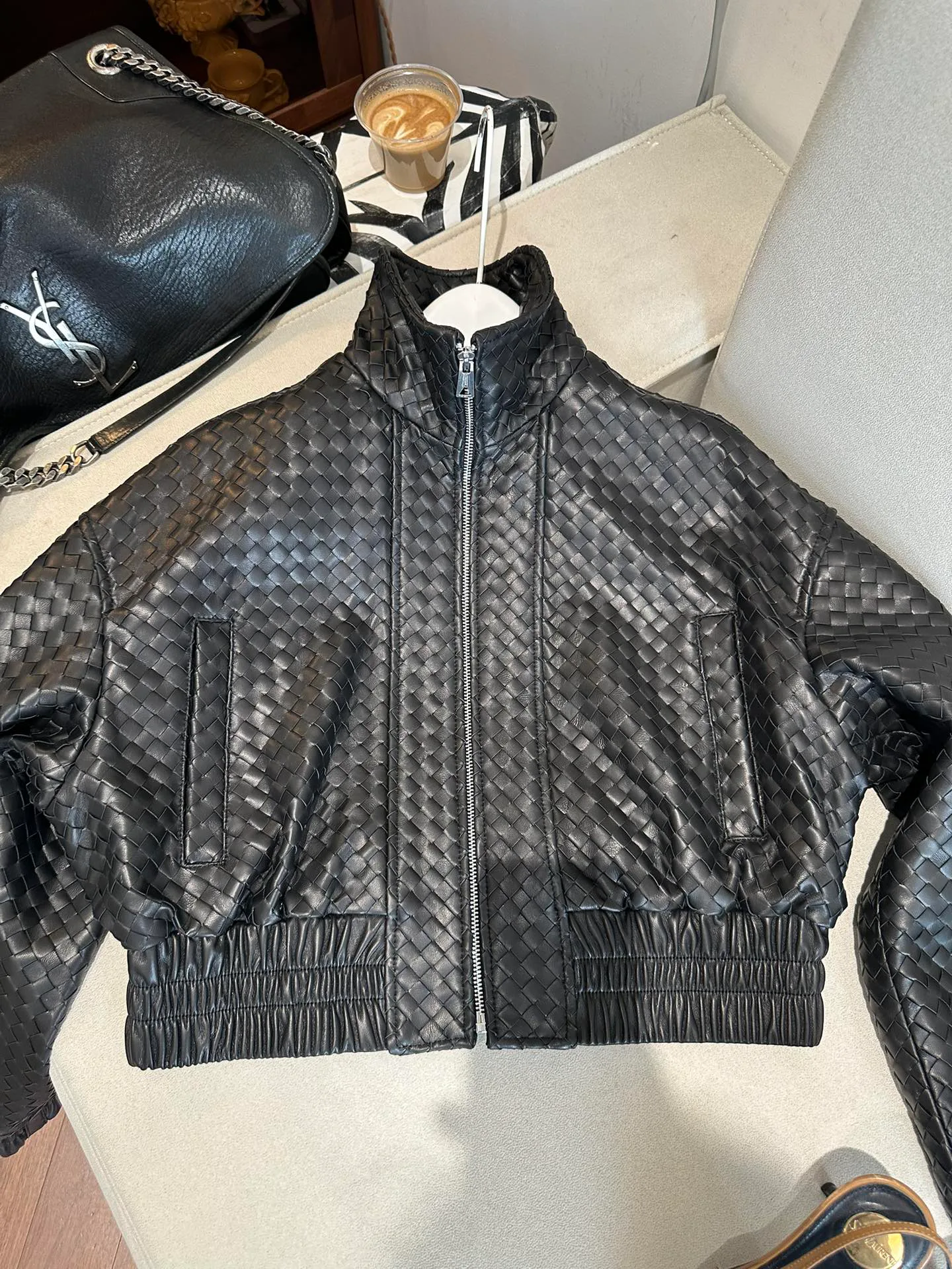 Кожаные Куртки И Дублёнки Женские Bottega Veneta 11624980