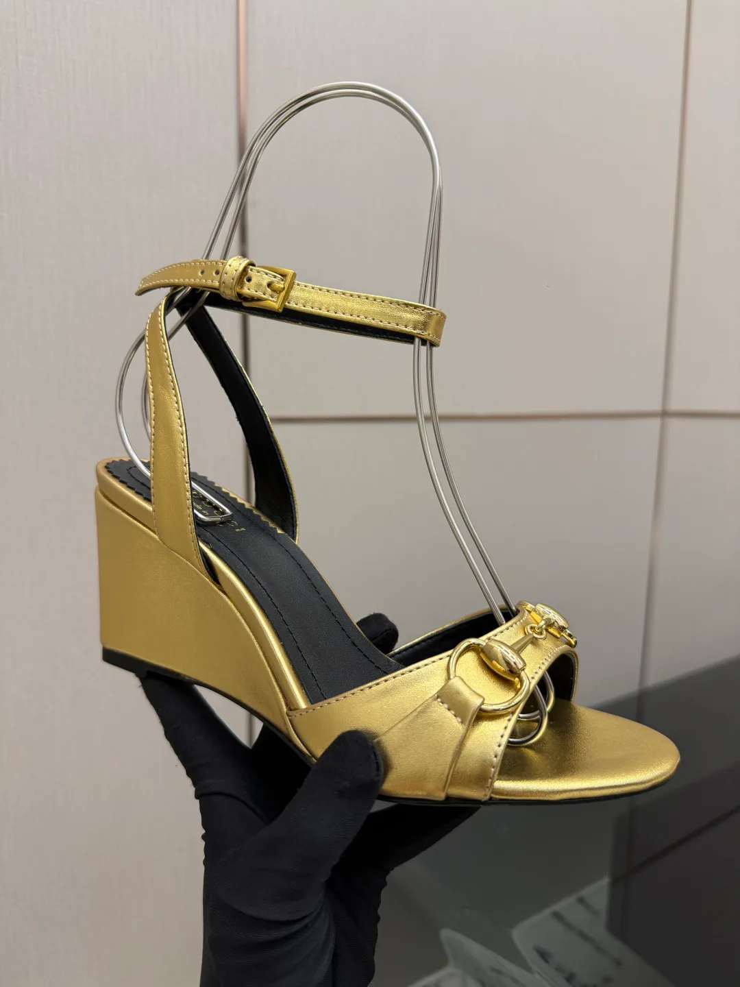 Босоножки Женские Gucci 18049074