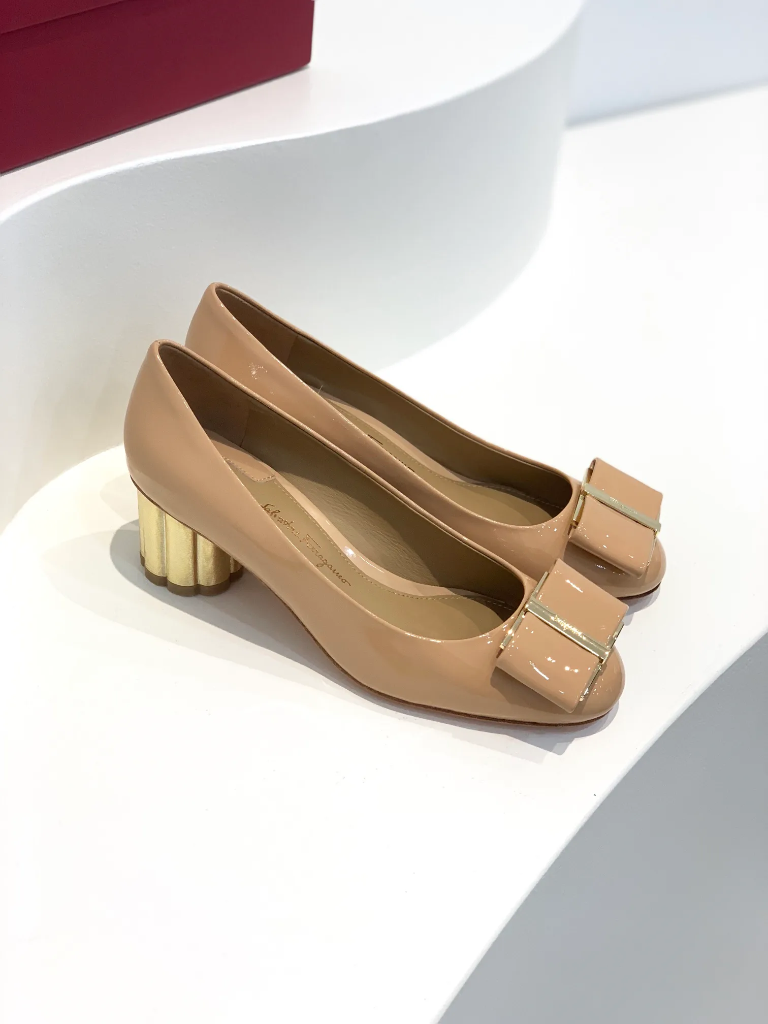 Туфли Женские Salvatore Ferragamo 11675507