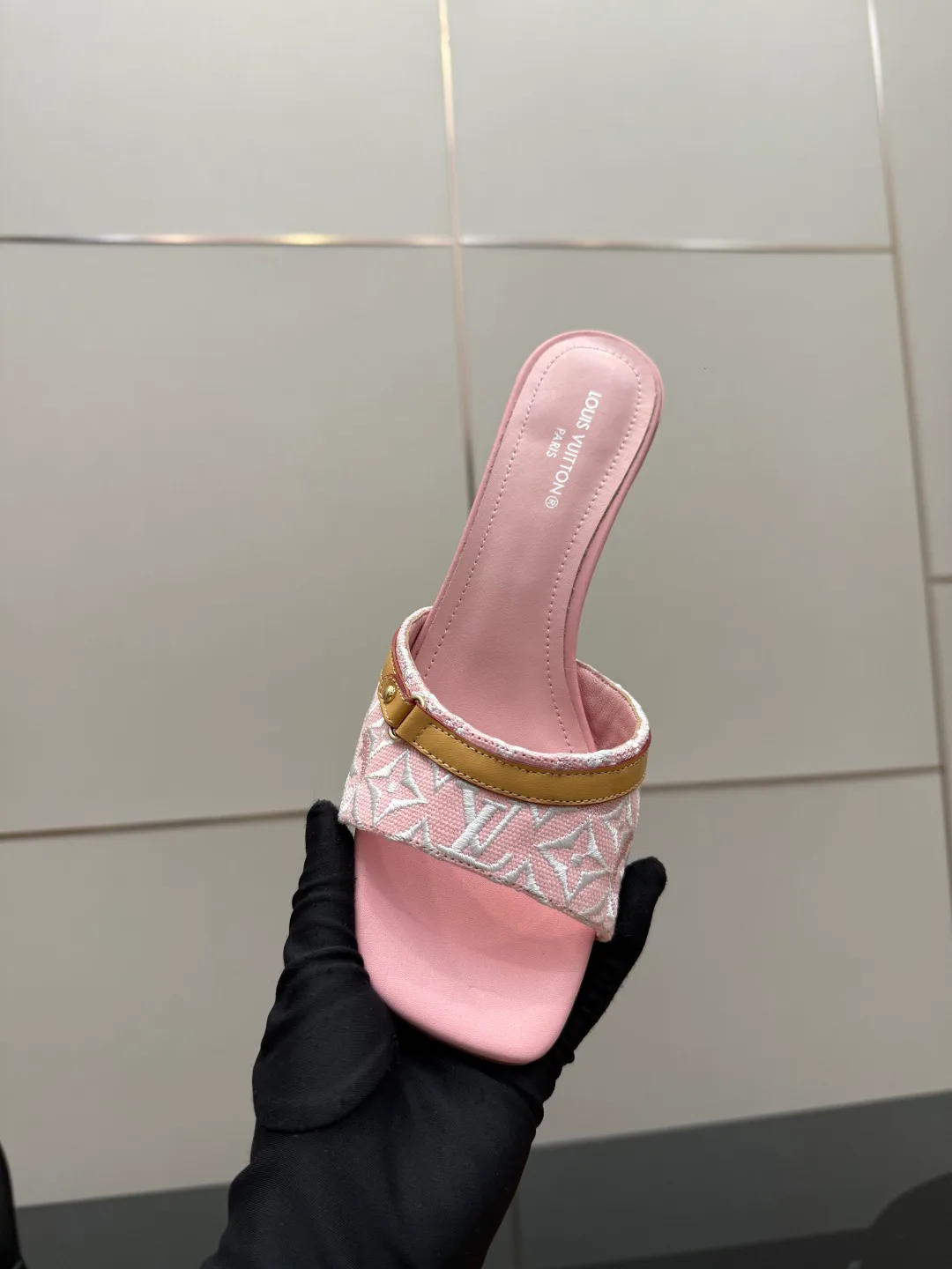 Босоножки Женские Louis Vuitton 1874543