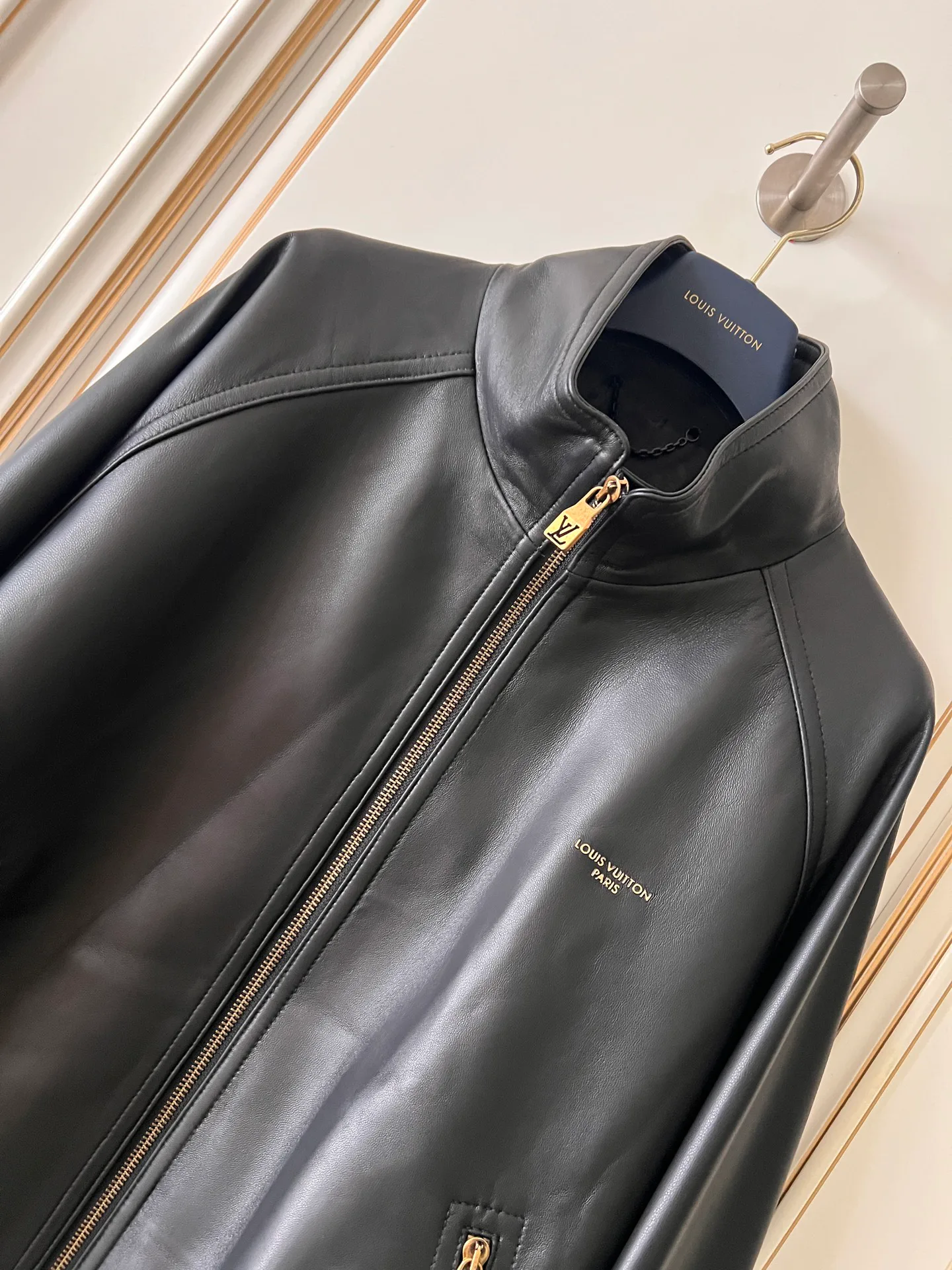 Кожаные Куртки И Дублёнки Женские Louis Vuitton 18408996
