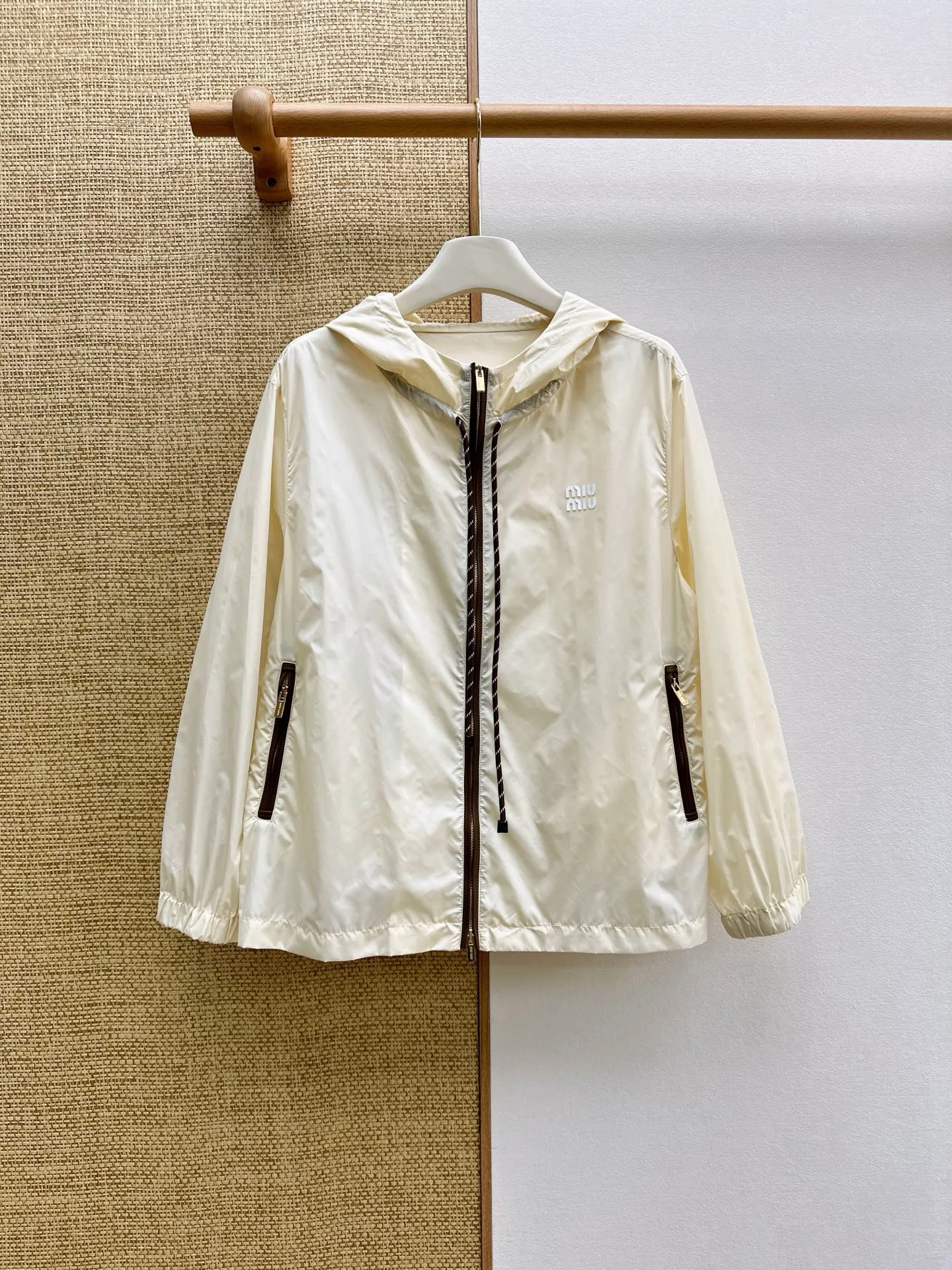 Куртки И Пуховики Женские Miu Miu 11635657