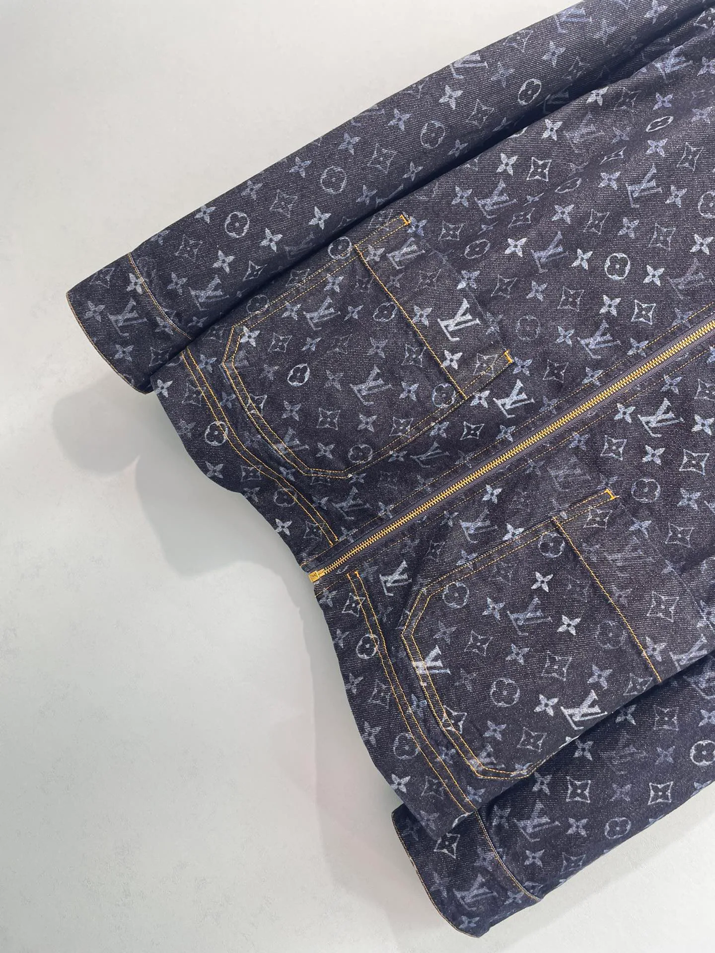 Куртки И Пуховики Женские Louis Vuitton 18151417