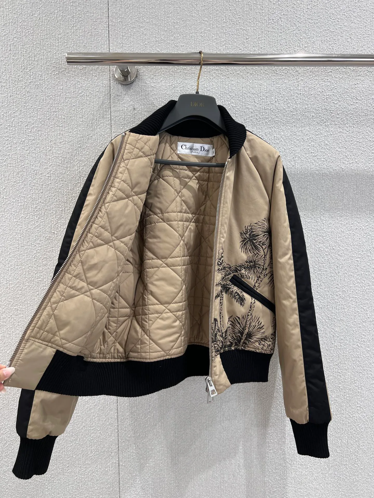 Куртки И Пуховики Женские Christian Dior 59428