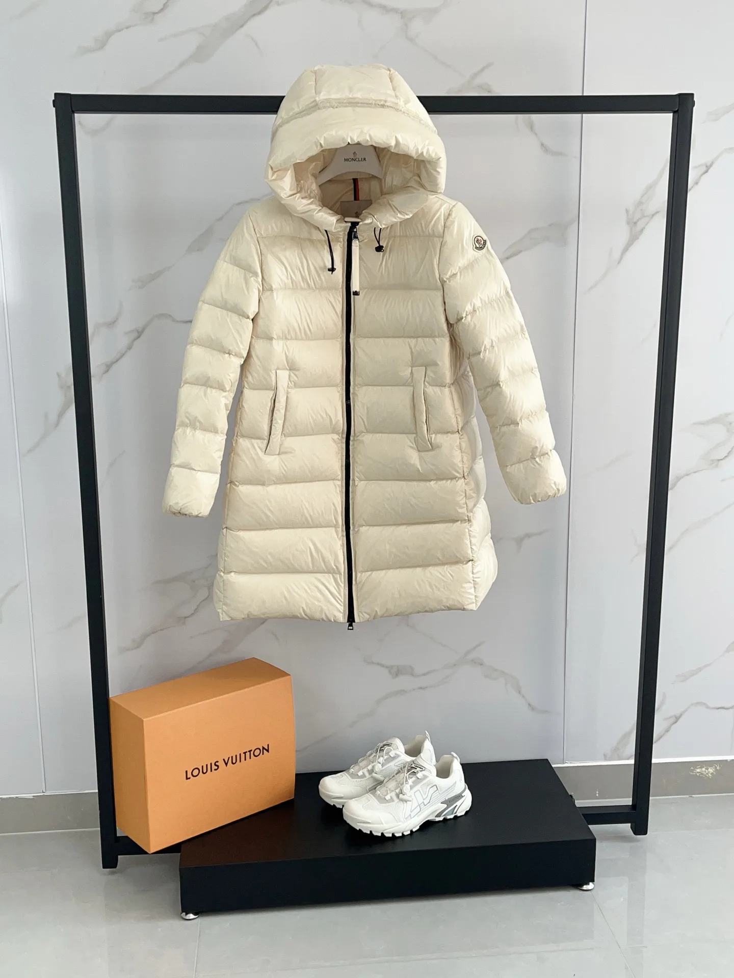 Куртки И Пуховики Женские Moncler 18722875