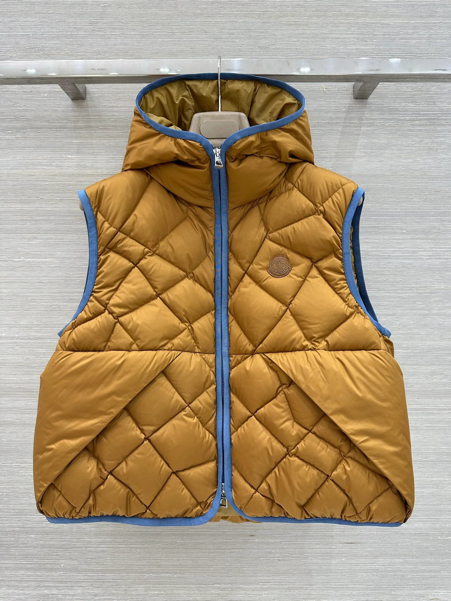 Жилеты Женские Moncler 18403765