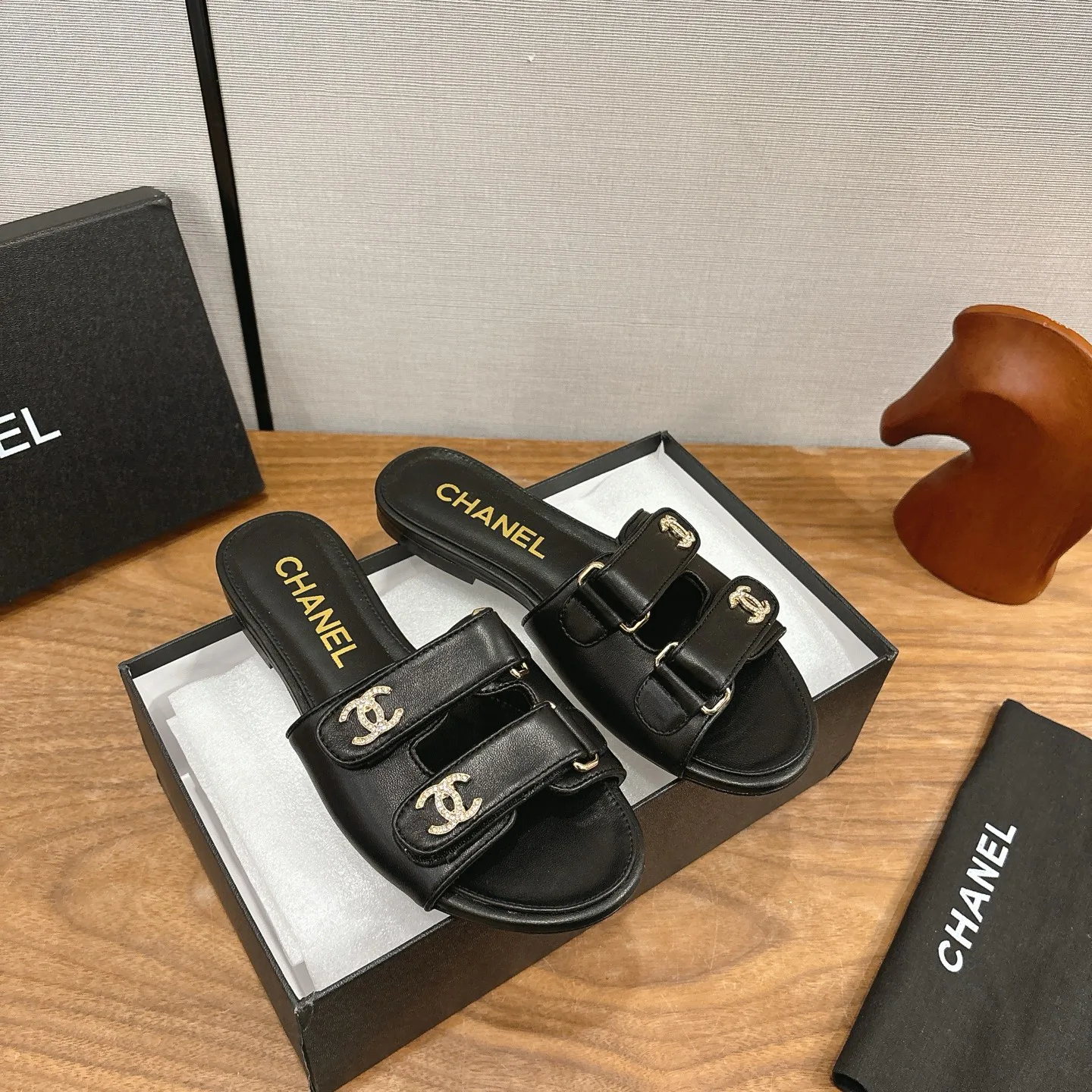Сандалии Женские Chanel 10644589