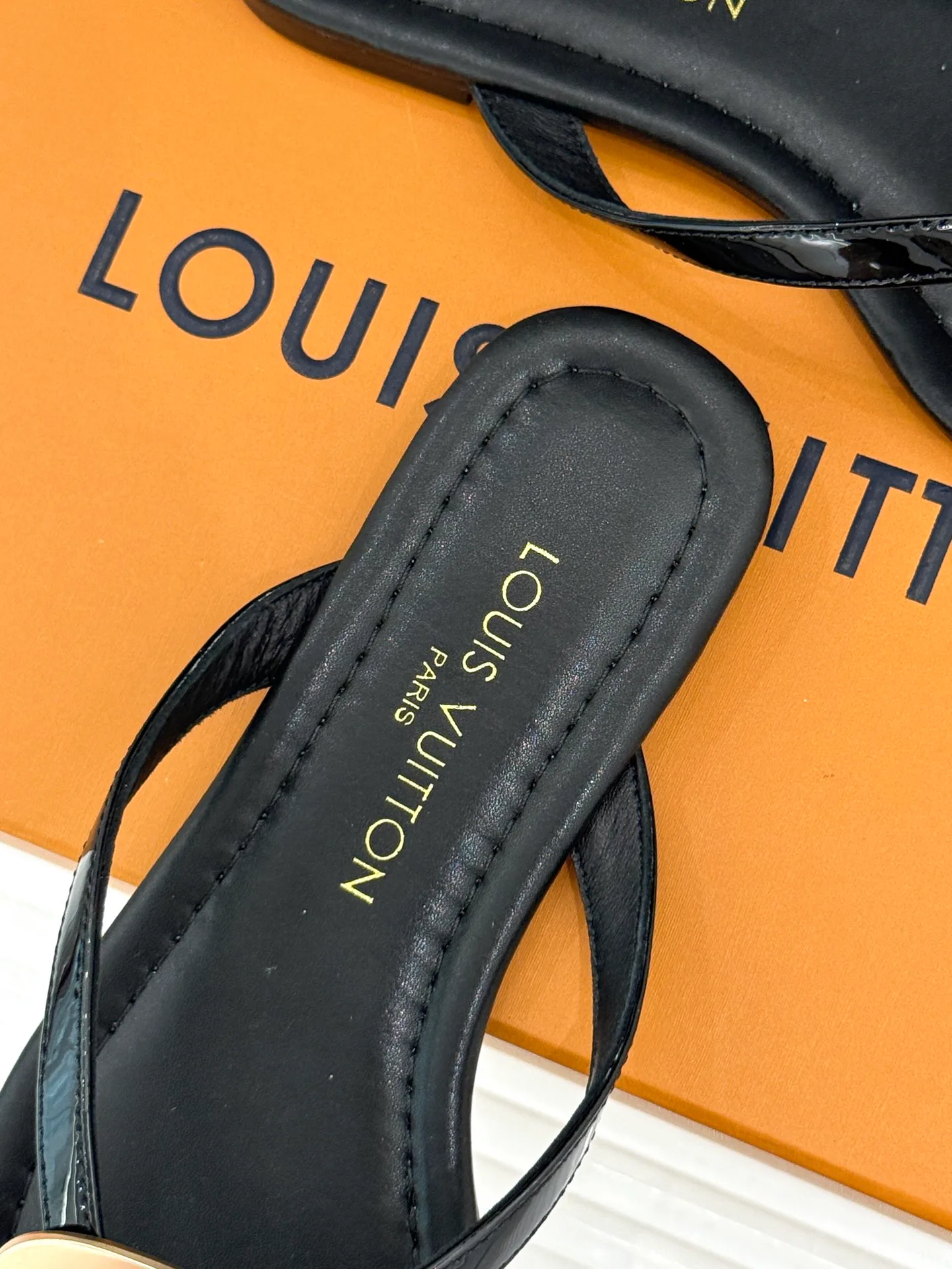 Шлепанцы Женские Louis Vuitton 17596991