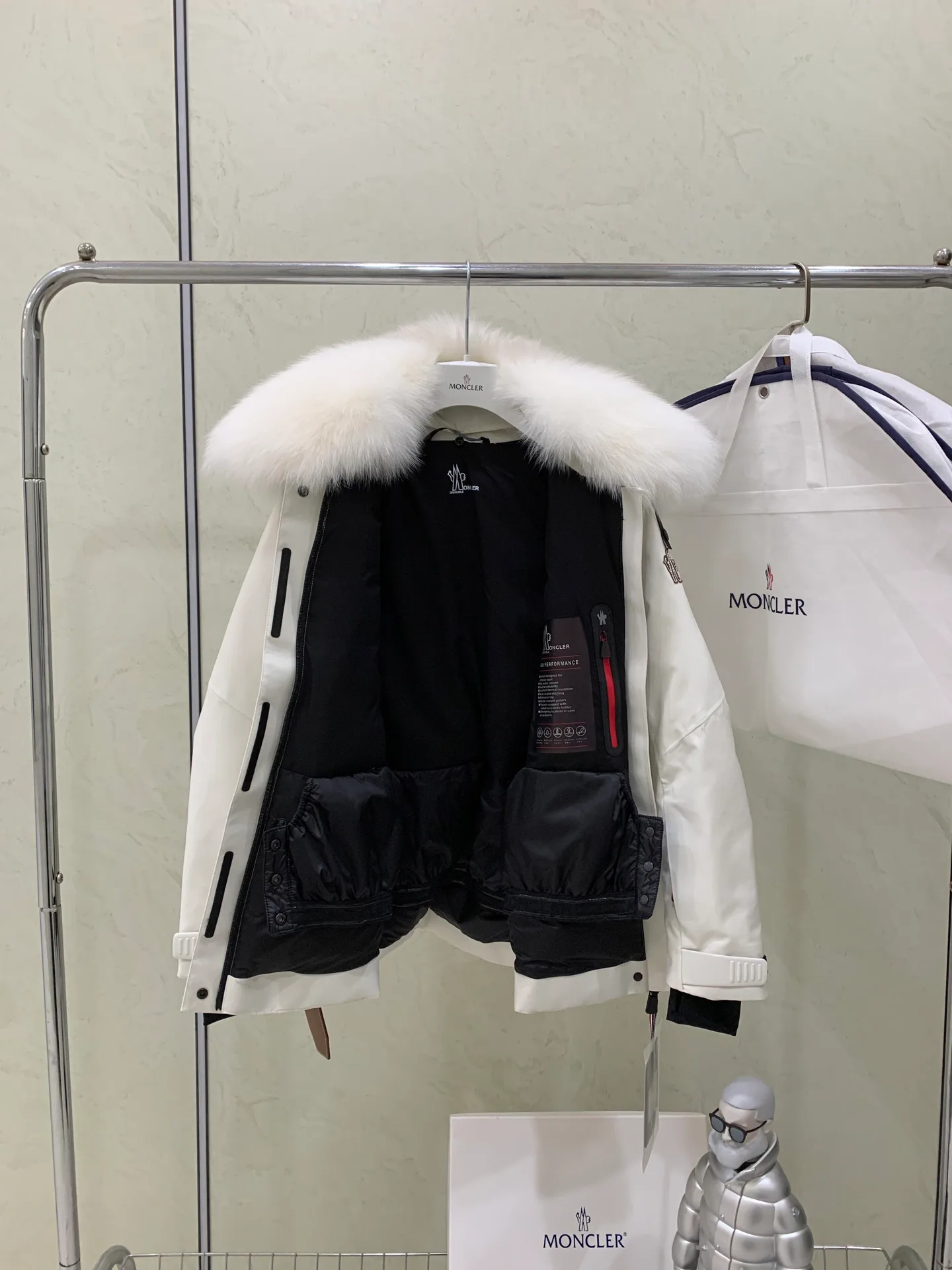 Куртки И Пуховики Женские Moncler 543148