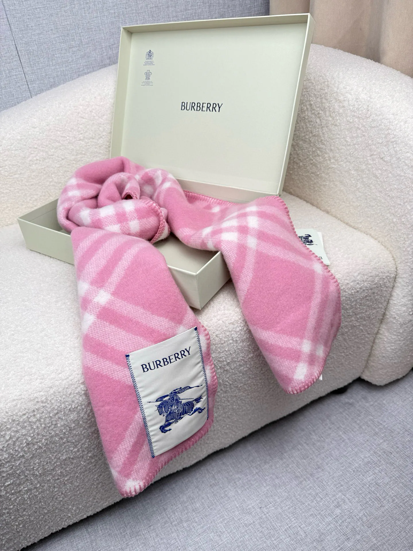 Шарфы Burberry 17948824