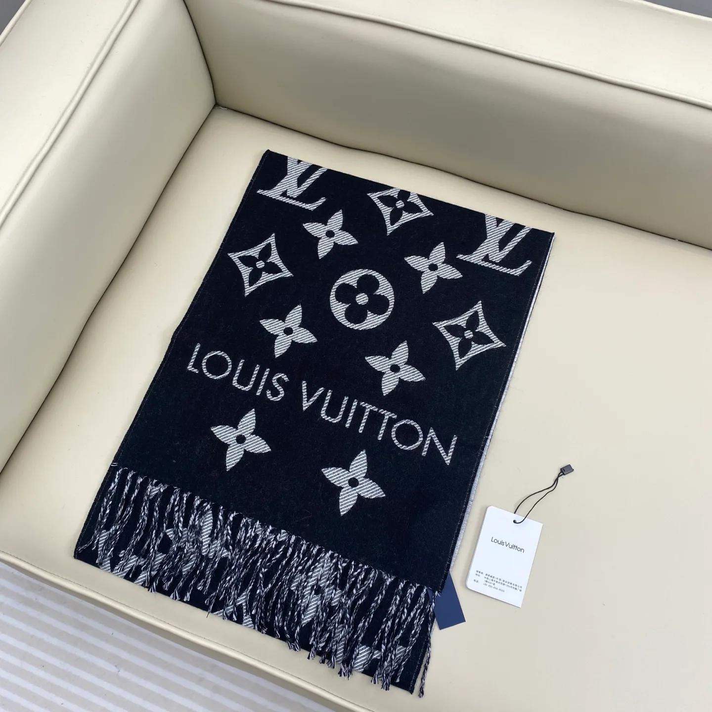 Шарфы Louis Vuitton 563342