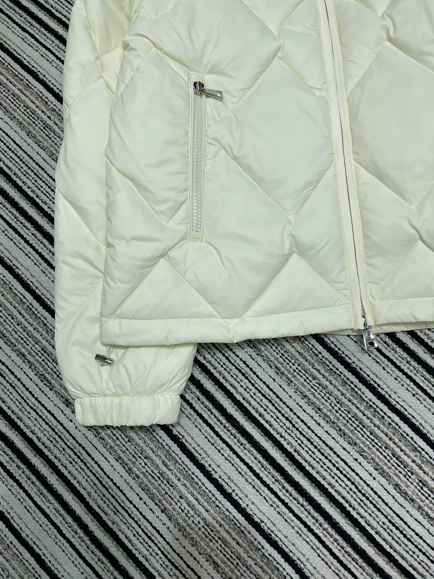 Куртки И Пуховики Женские Moncler 18735066
