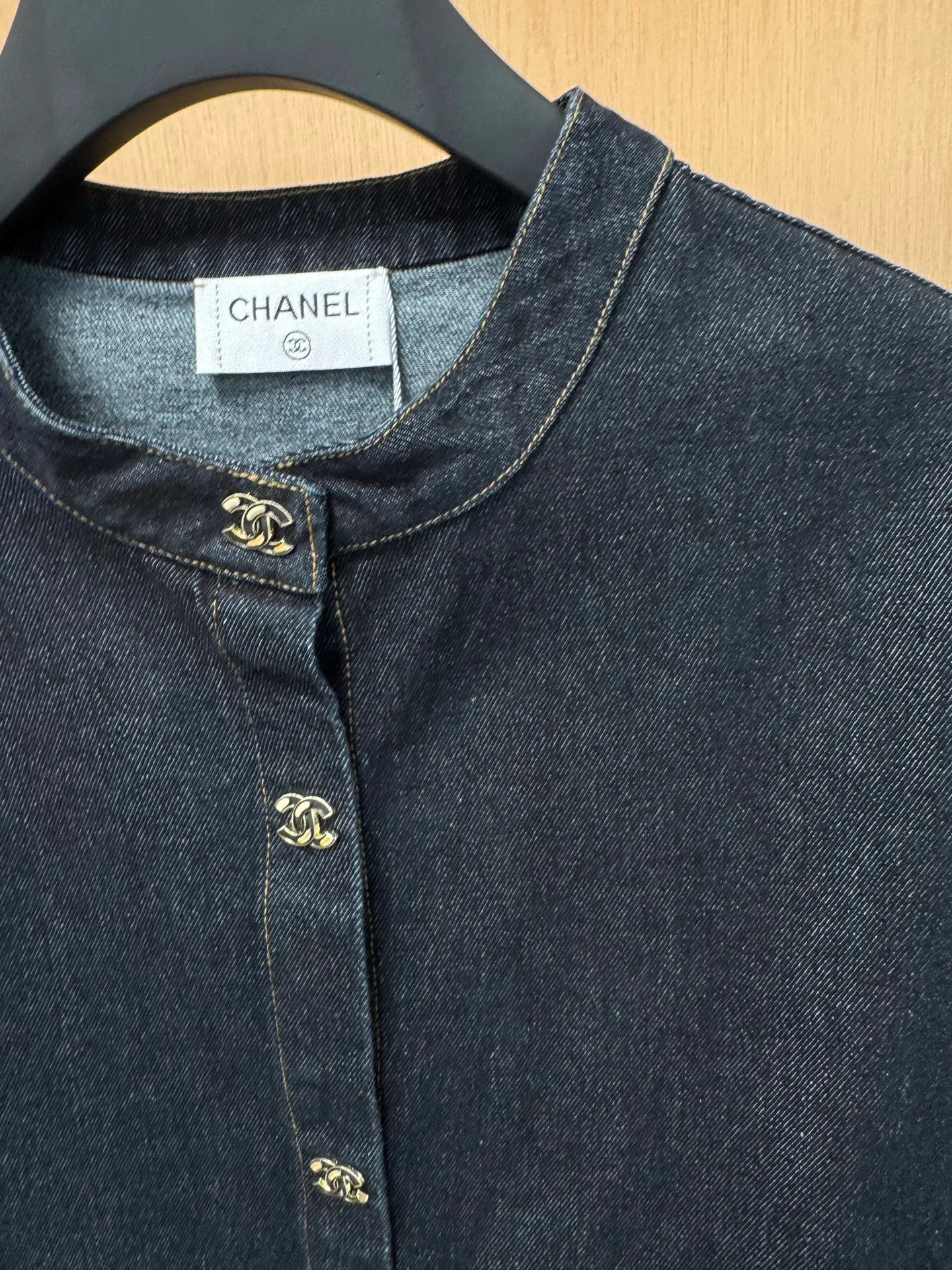 Куртки И Пуховики Женские Chanel 17892395