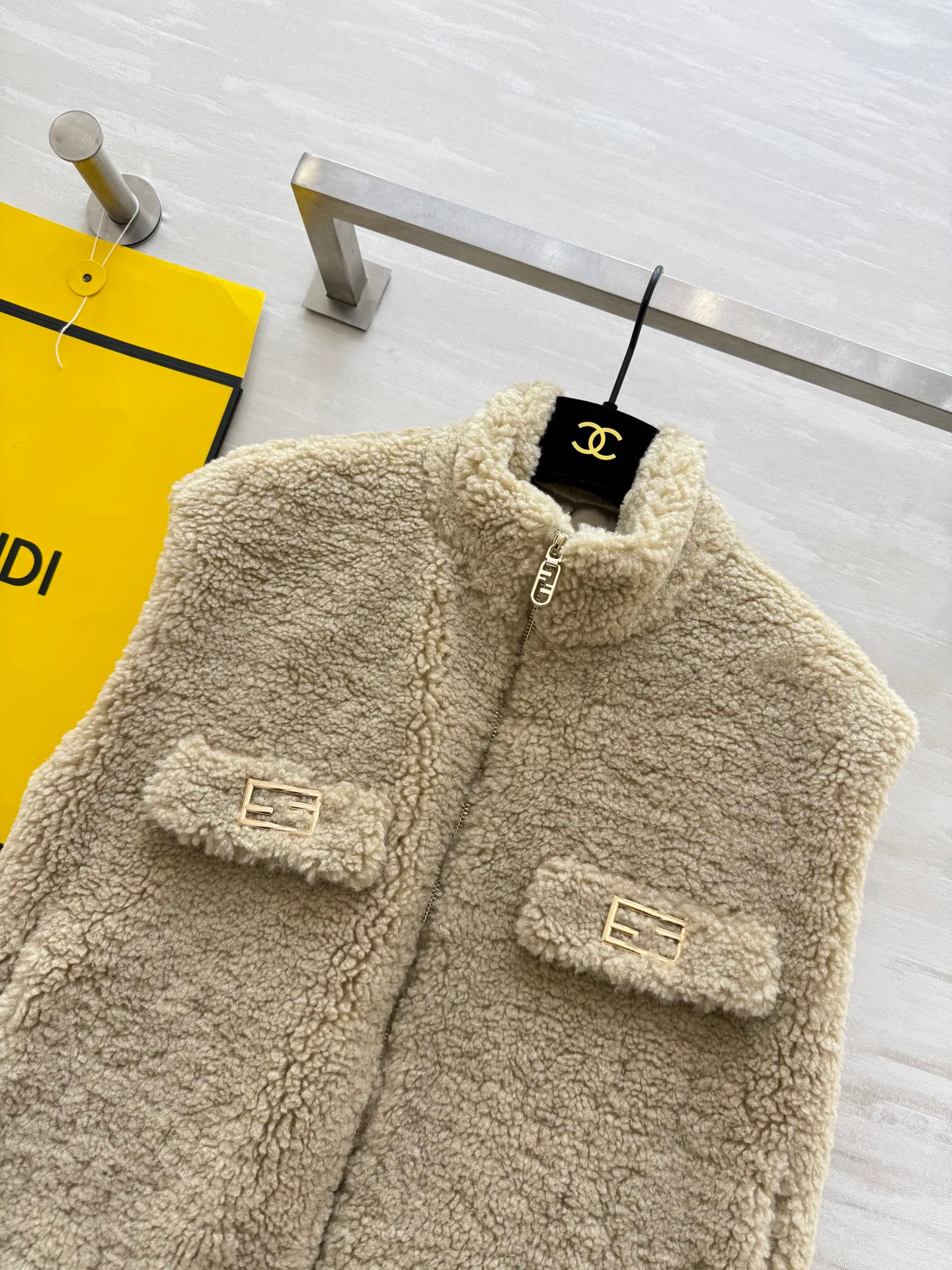 Жилеты Женские Fendi 600438