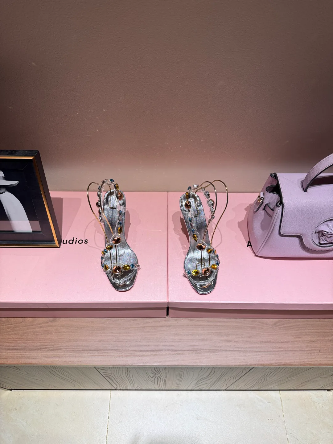 Босоножки Женские Christian Louboutin 5737632