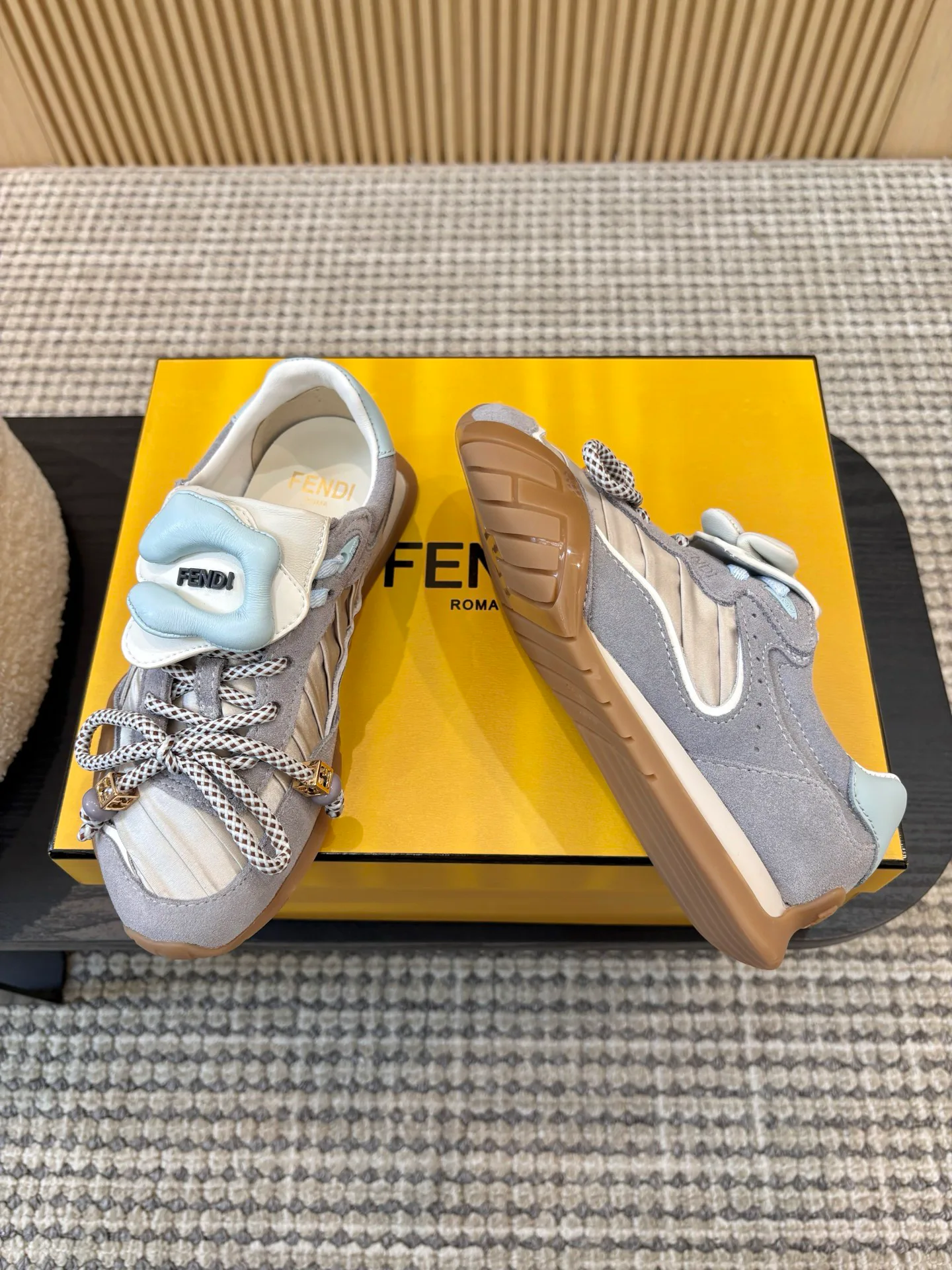 Кроссовки Женские Fendi 11676206
