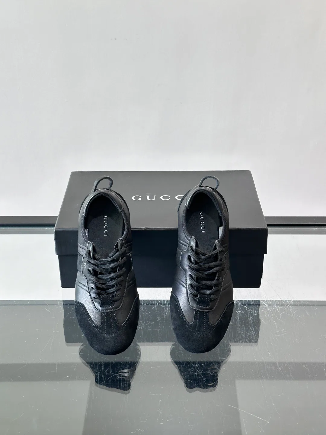 Кроссовки Женские Gucci 17689238