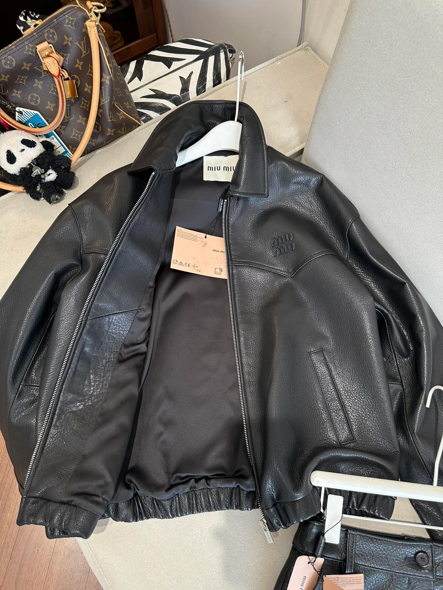 Кожаные Куртки И Дублёнки Женские Miu Miu 11625030