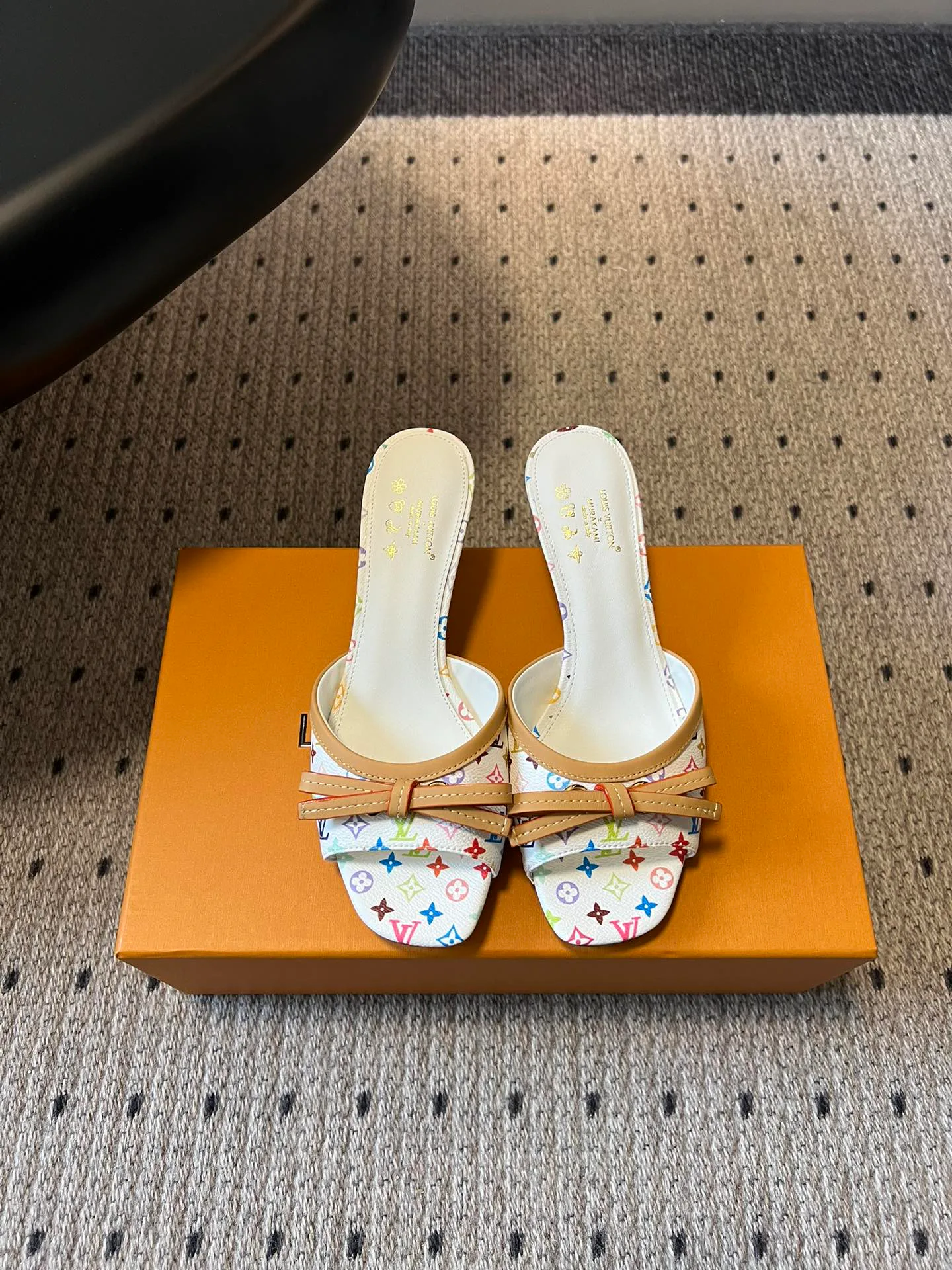 Босоножки Женские Louis Vuitton 12713406