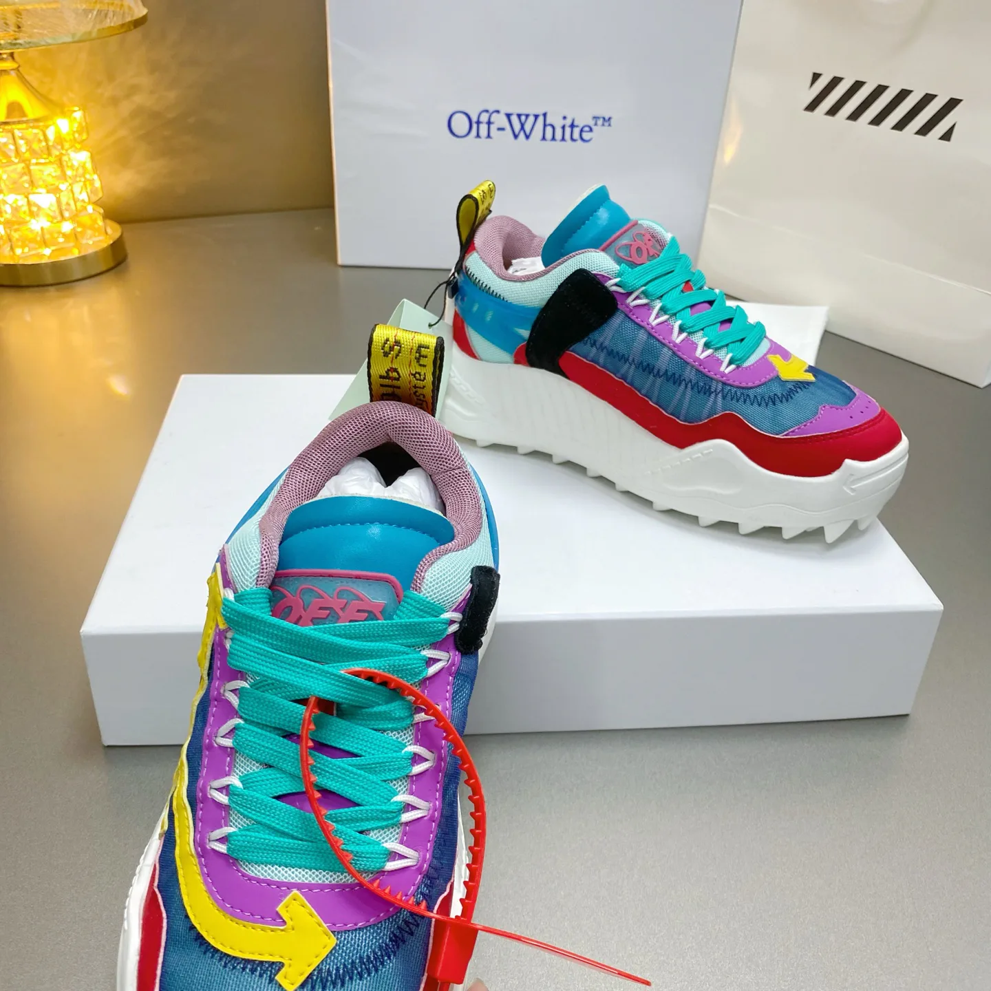 Кроссовки Женские Off-White 17530533