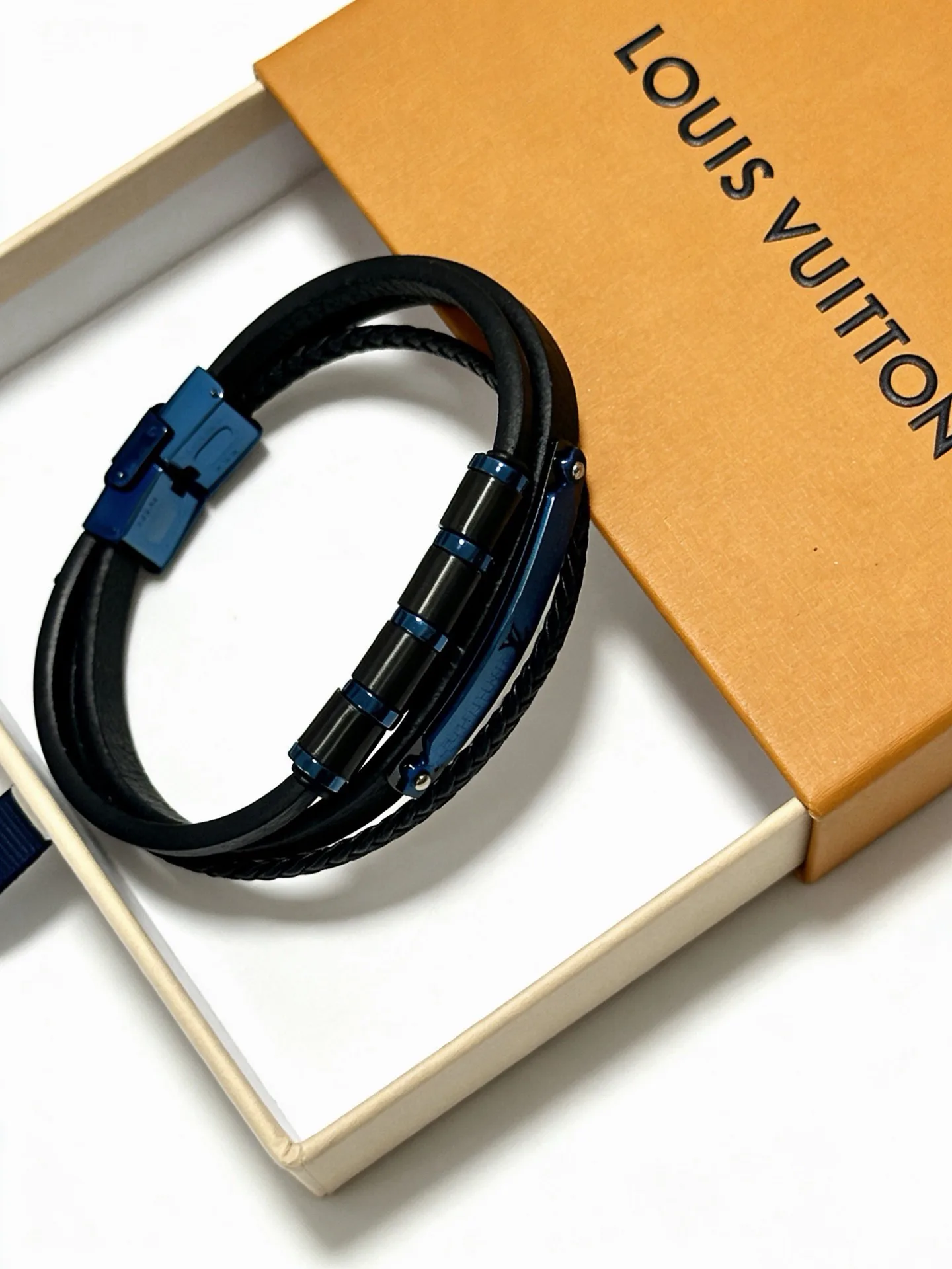Бижутерия Louis Vuitton 17801817