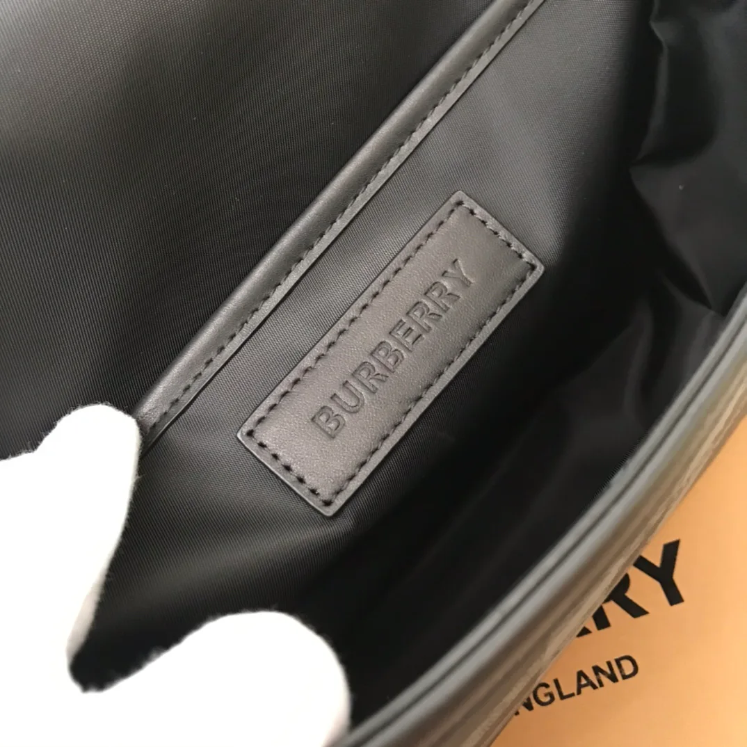 Классические Сумки Женские Burberry 11013032