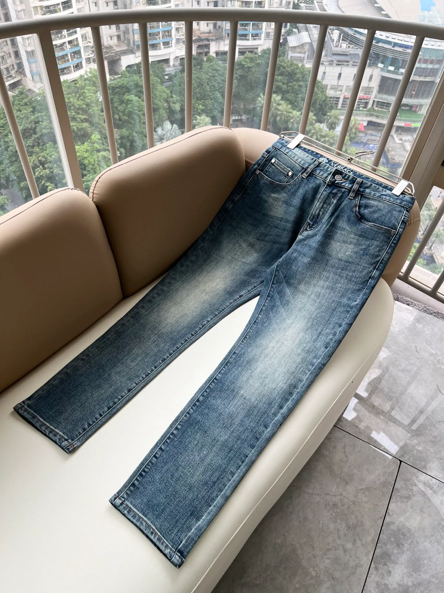 Джинсы Мужские Versace 18343204