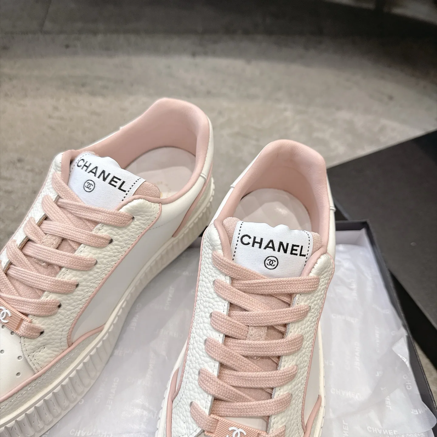 Кроссовки Женские Chanel 17933400