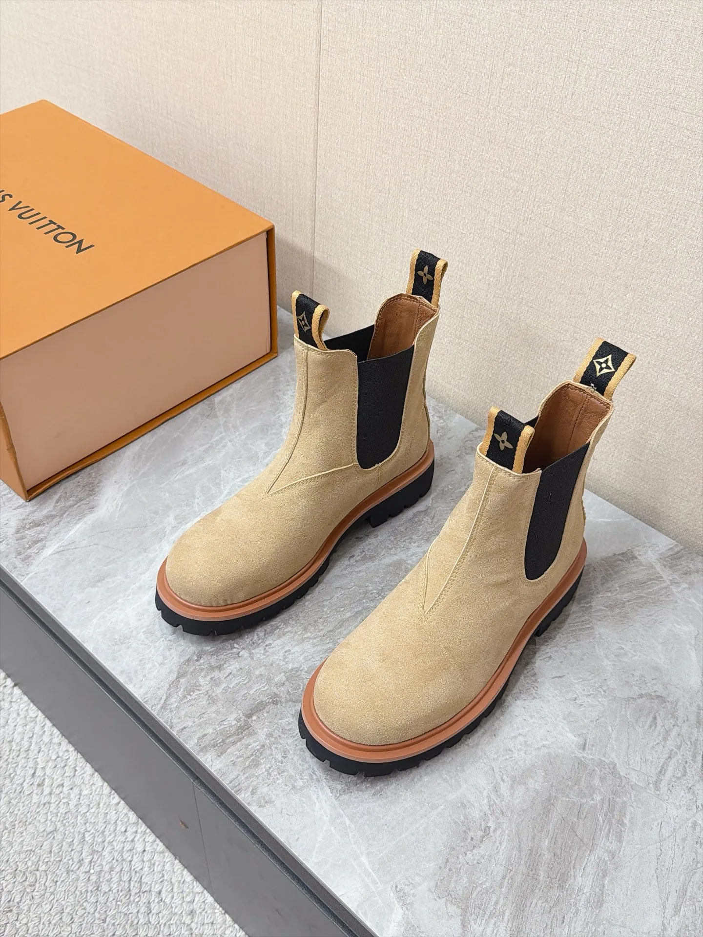 Ботинки Женские Louis Vuitton 19179022