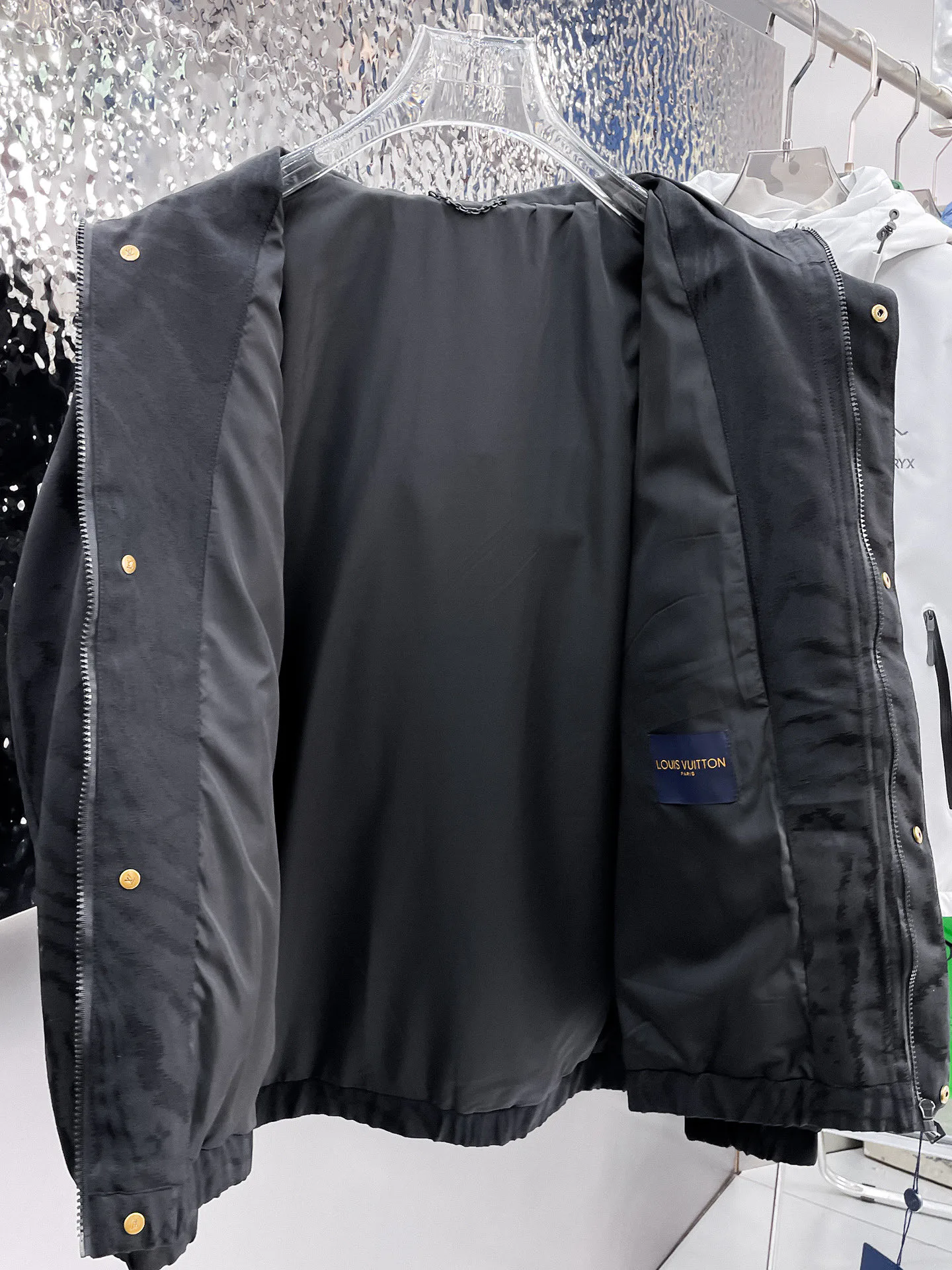 Куртки И Пуховики Мужские Louis Vuitton 9352294