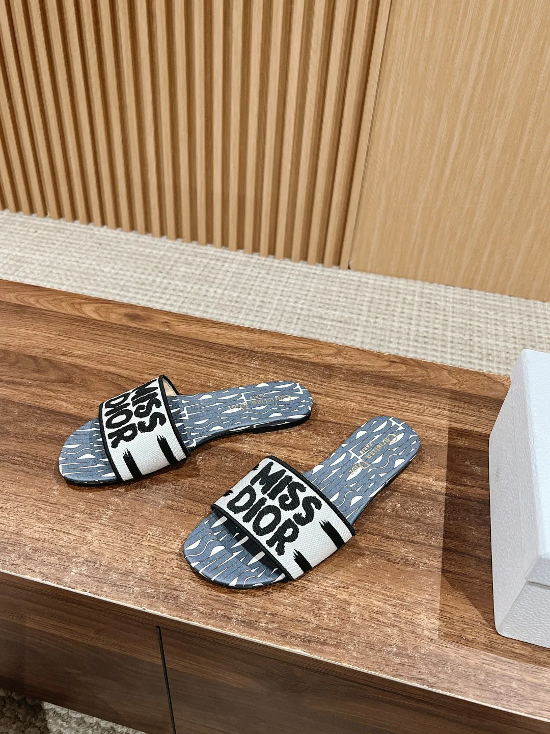 Шлепанцы Женские Christian Dior 11599965
