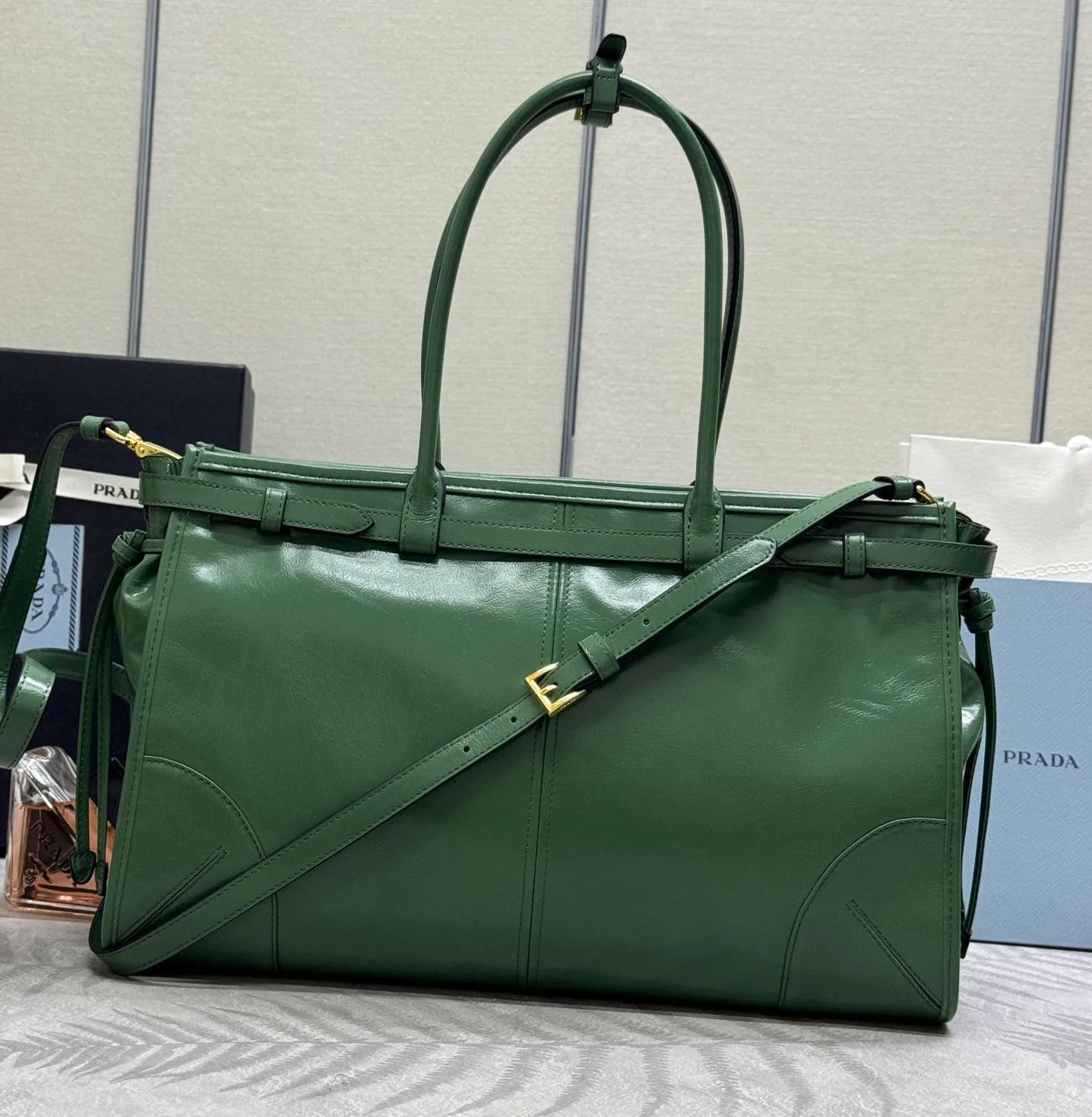 Классические Сумки Женские Prada 11462539