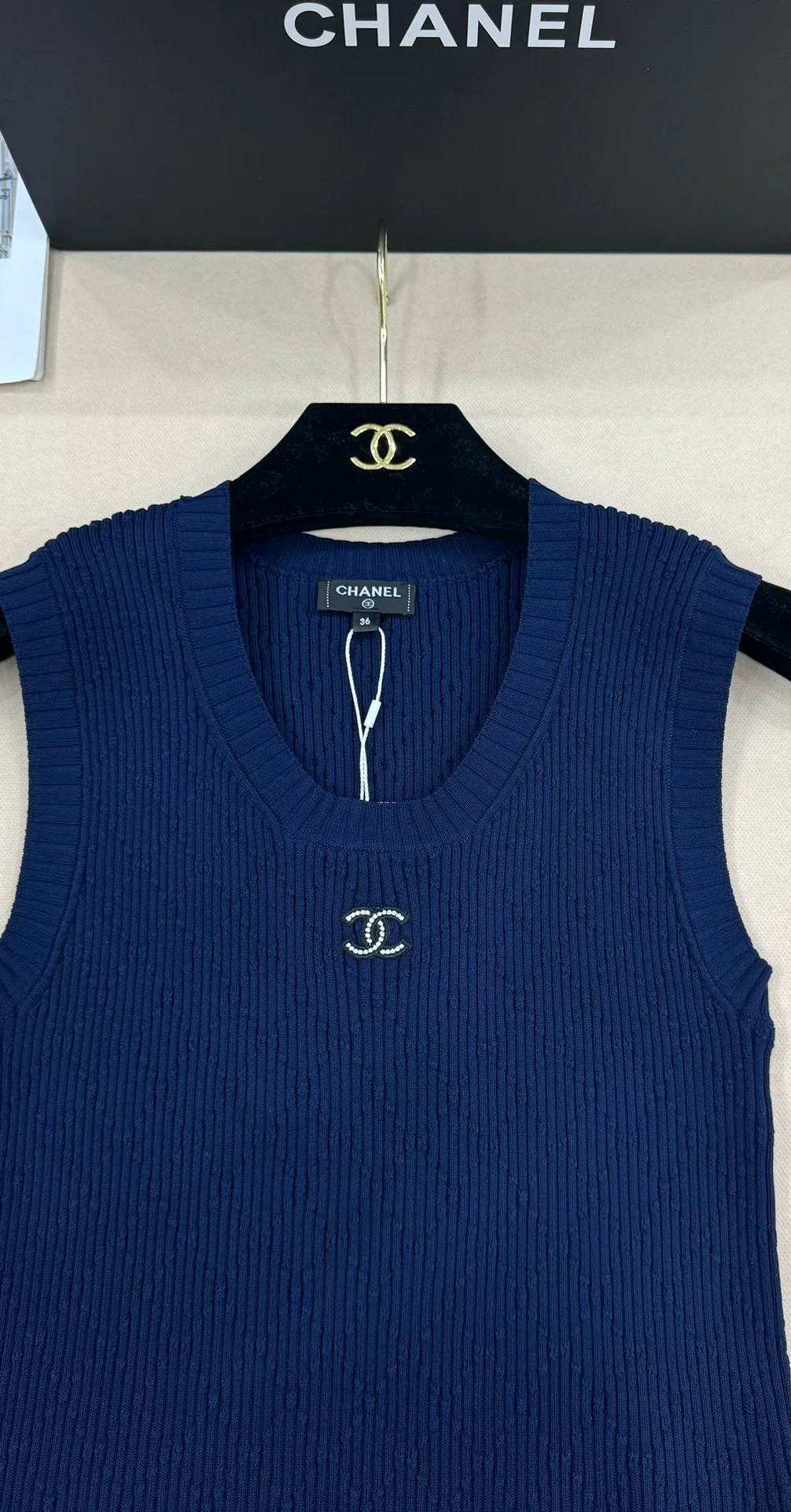 Жилеты Женские Chanel 11690376