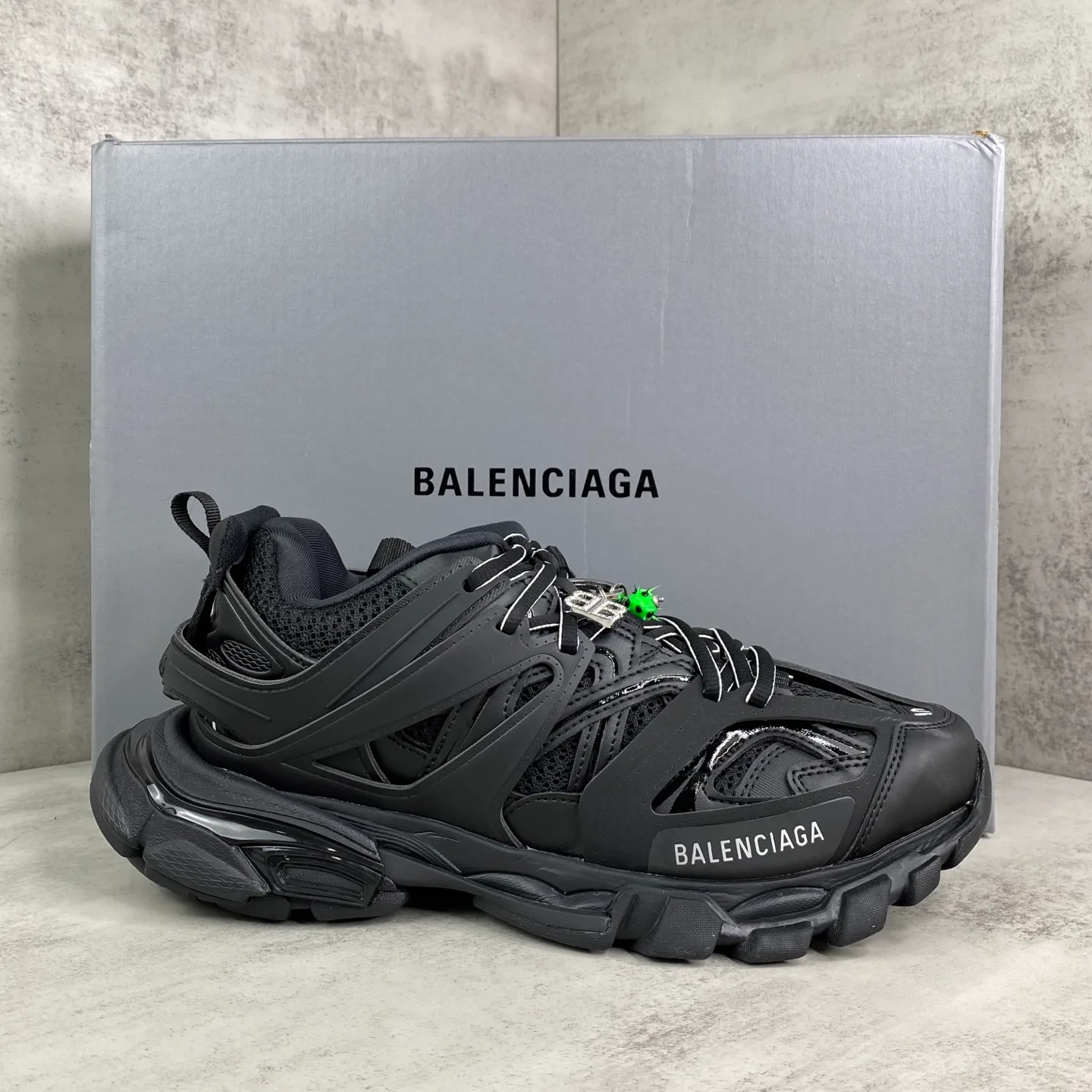 Кроссовки Женские Balenciaga 18743878