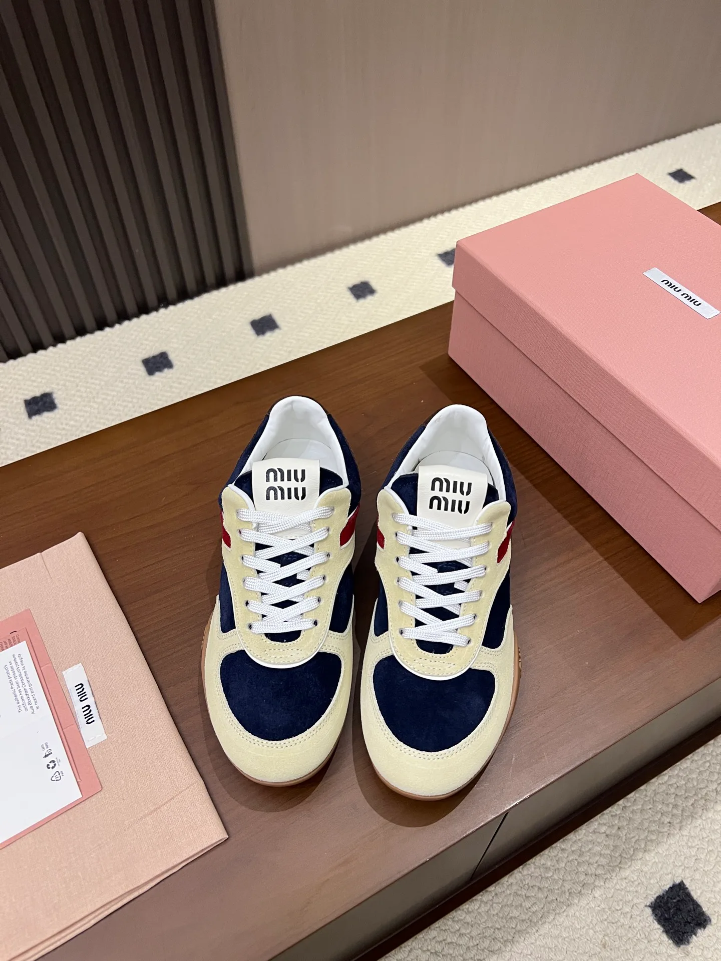 Кроссовки Женские Miu Miu 19044315