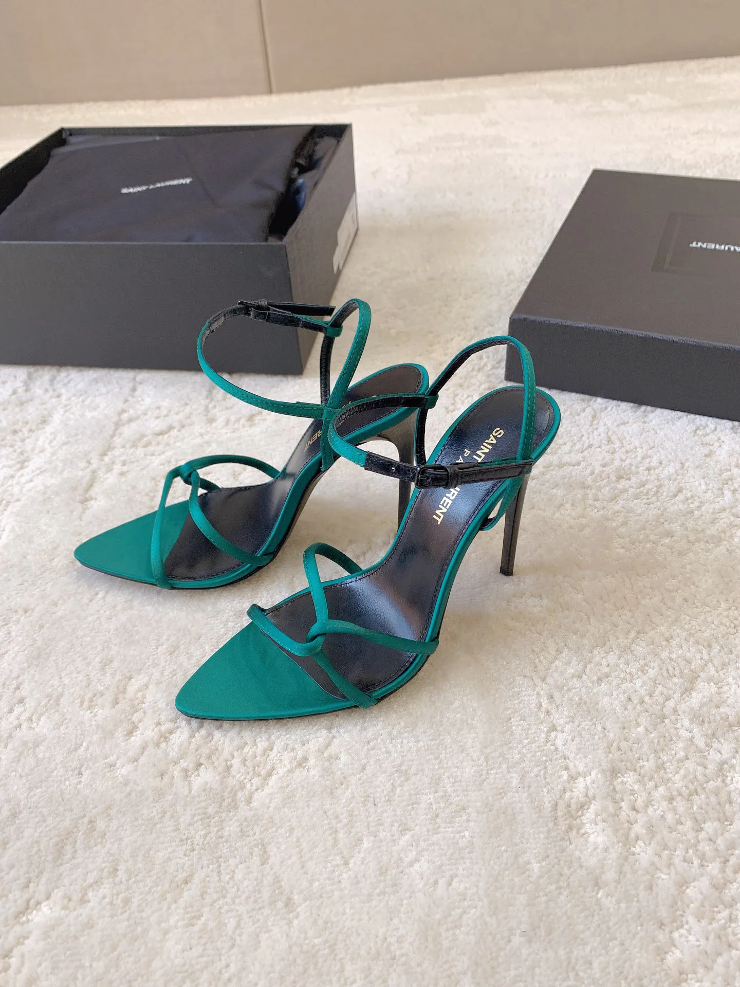 Босоножки Женские Saint Laurent 4348526