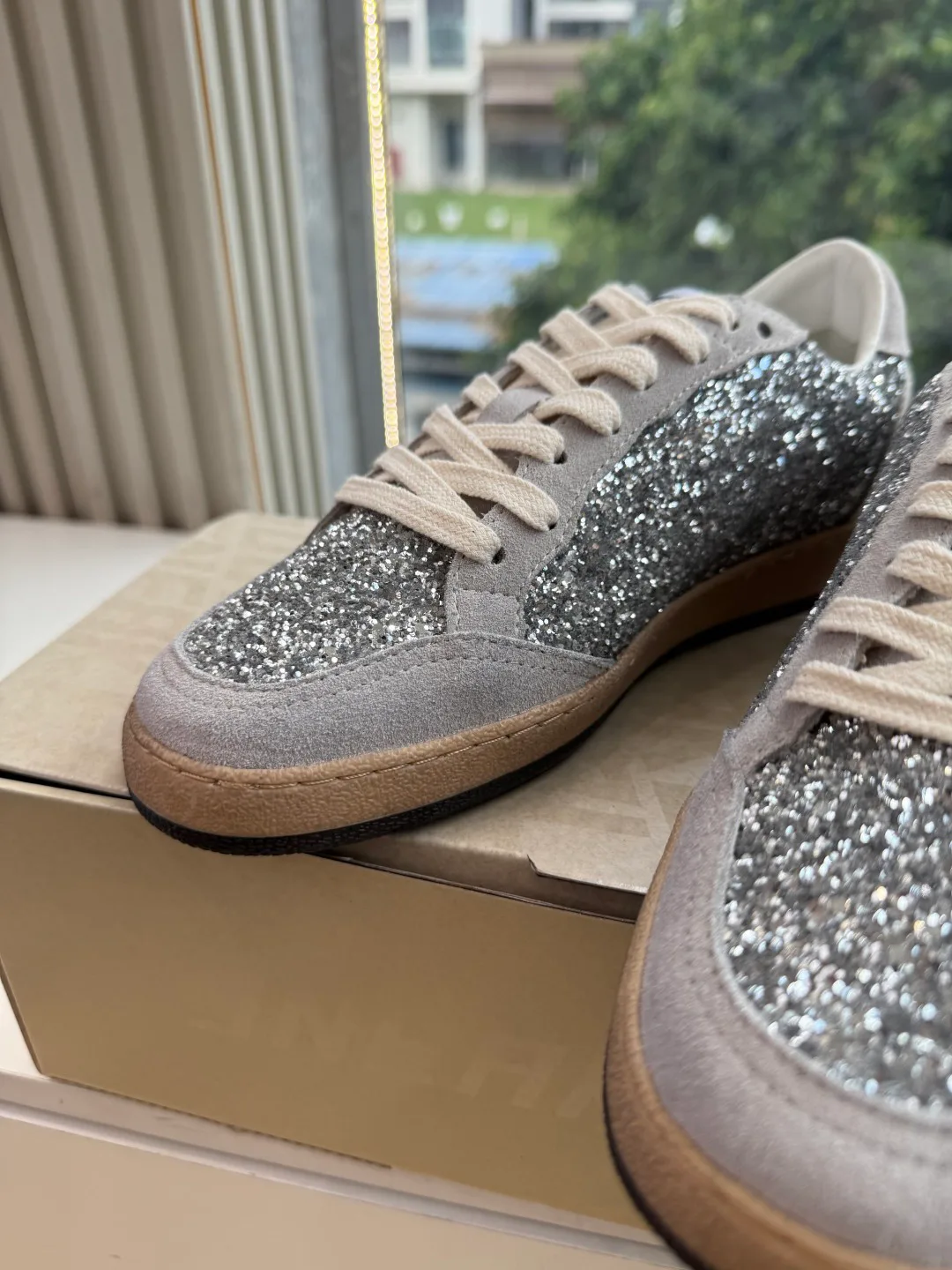 Кроссовки Женские Golden Goose 18801049